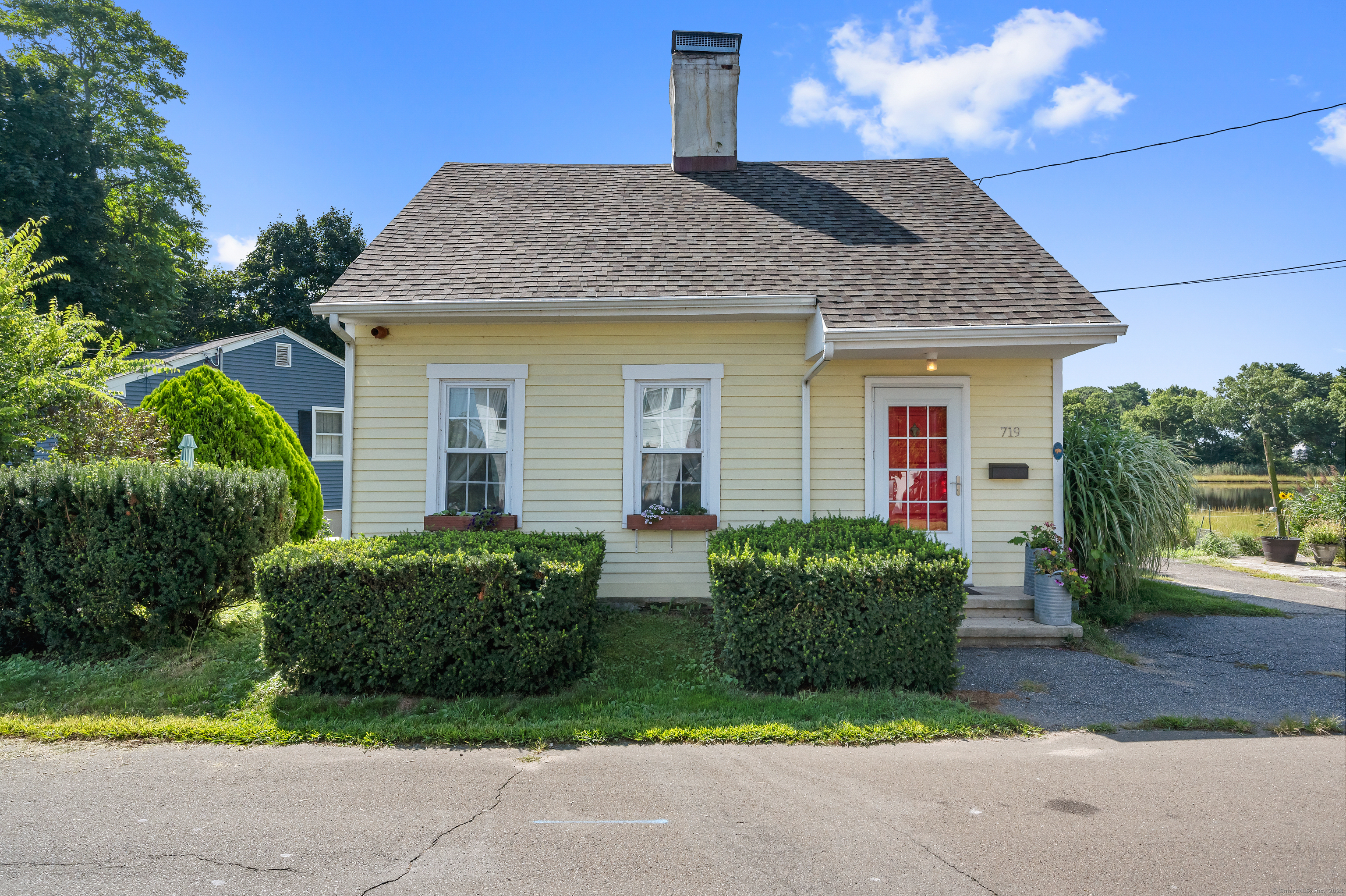 719 Stratford Avenue