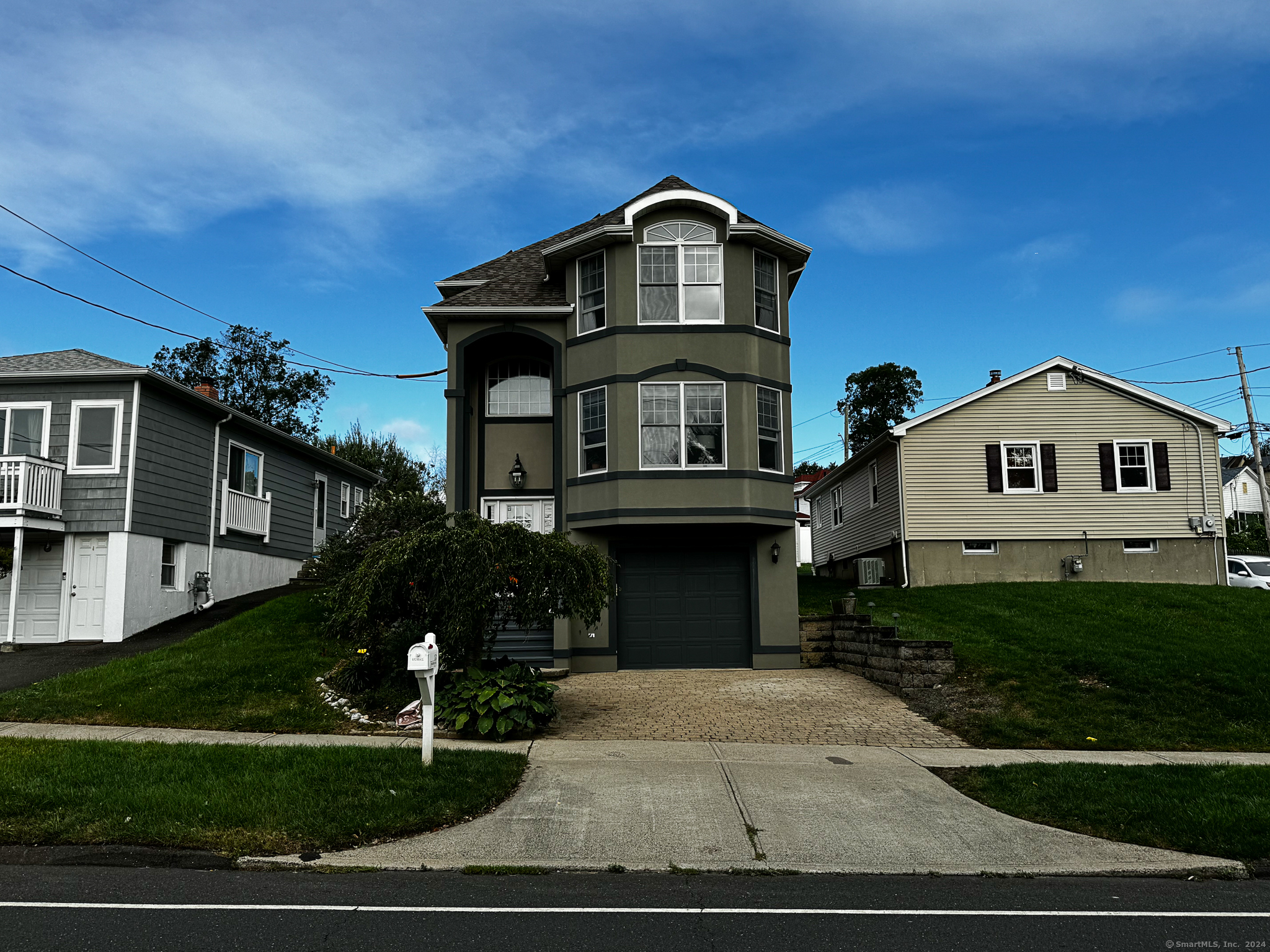 153 Edgefield Avenue