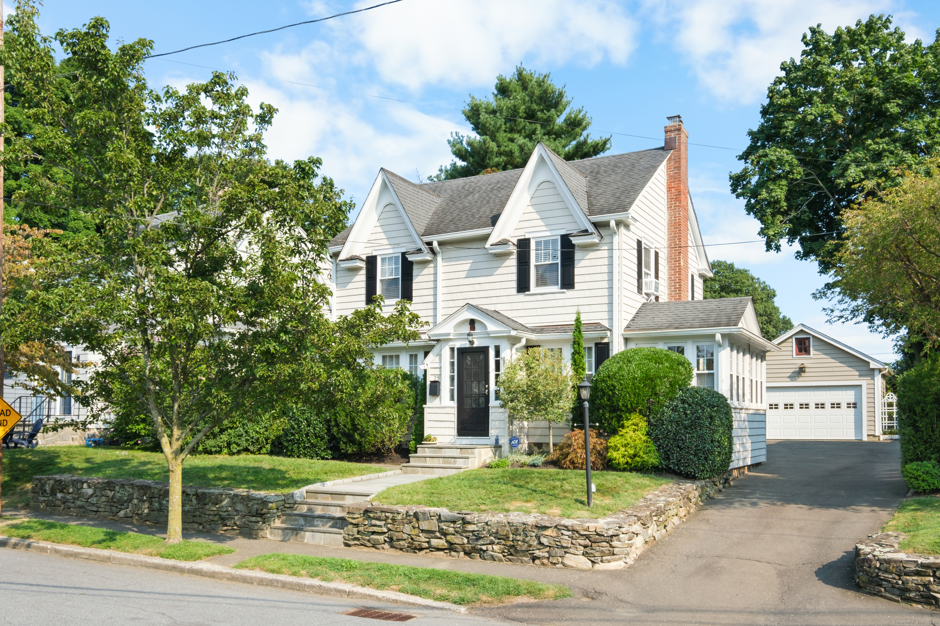 25 Brookfield Avenue