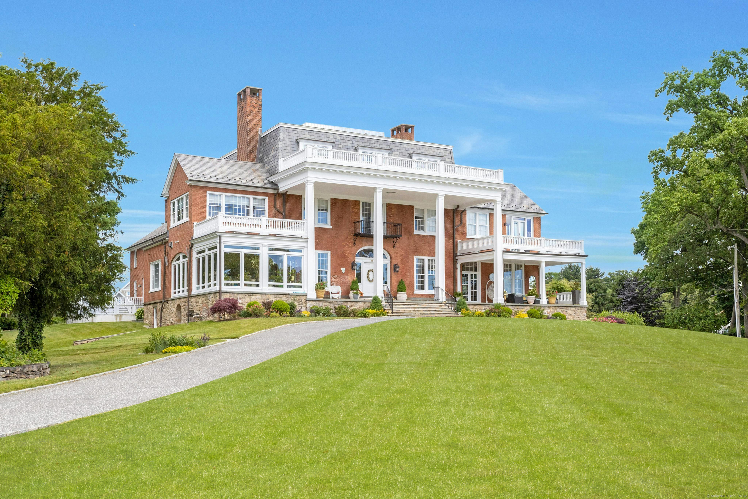 16 Burritts Landing North