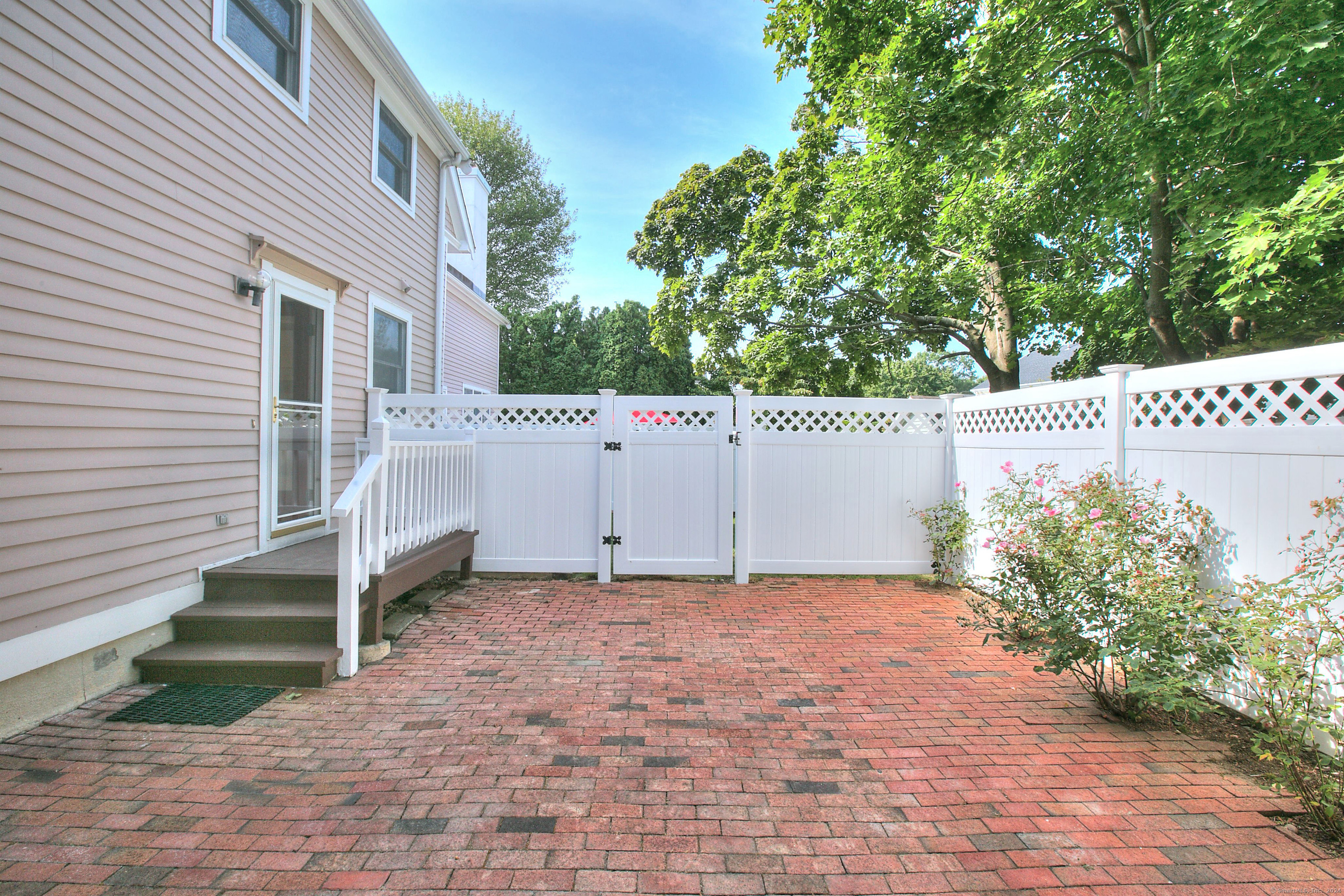 152 Sherman Court 152