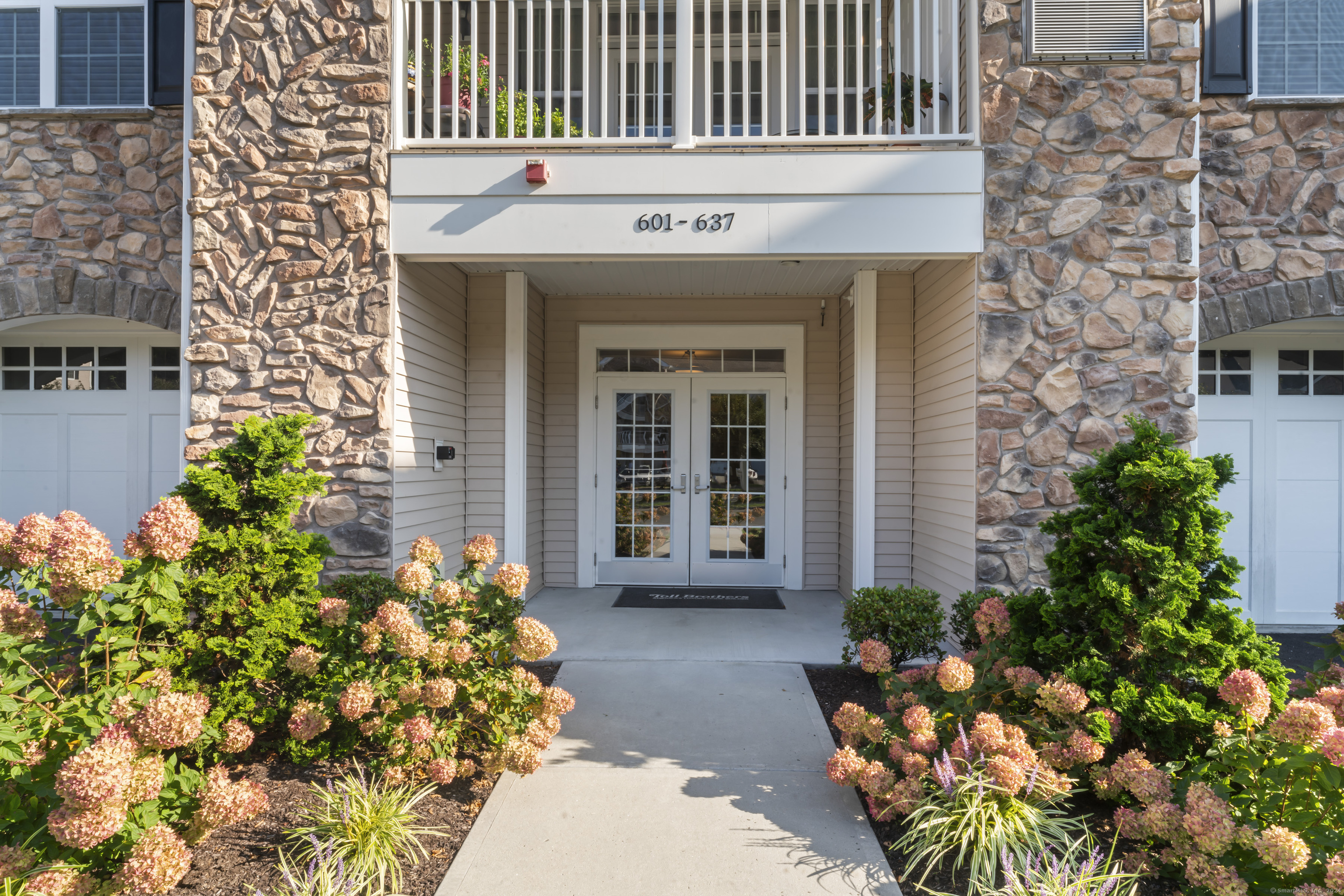 613 Brookside Court 613