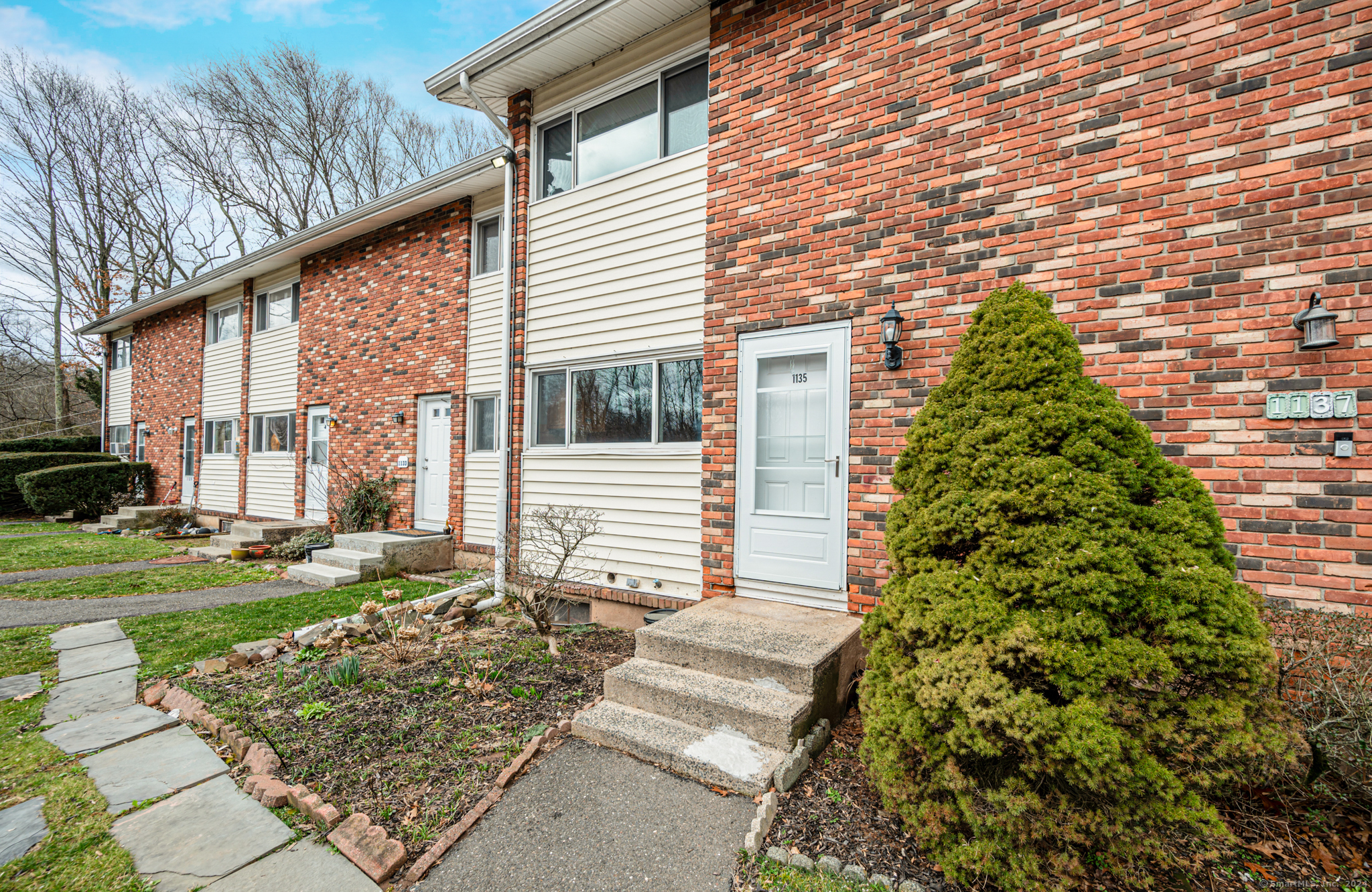 1135 Waterbury Road 1135