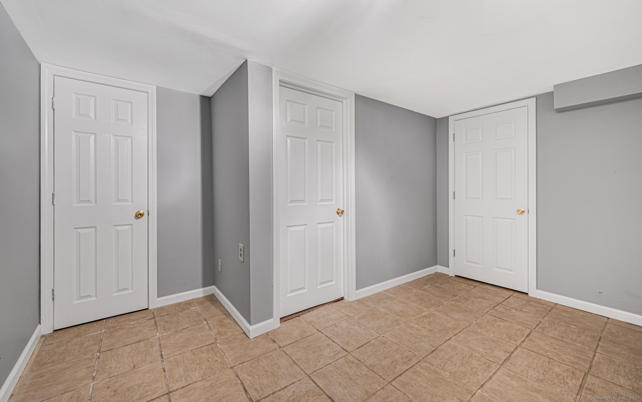 1135 Waterbury Road 1135