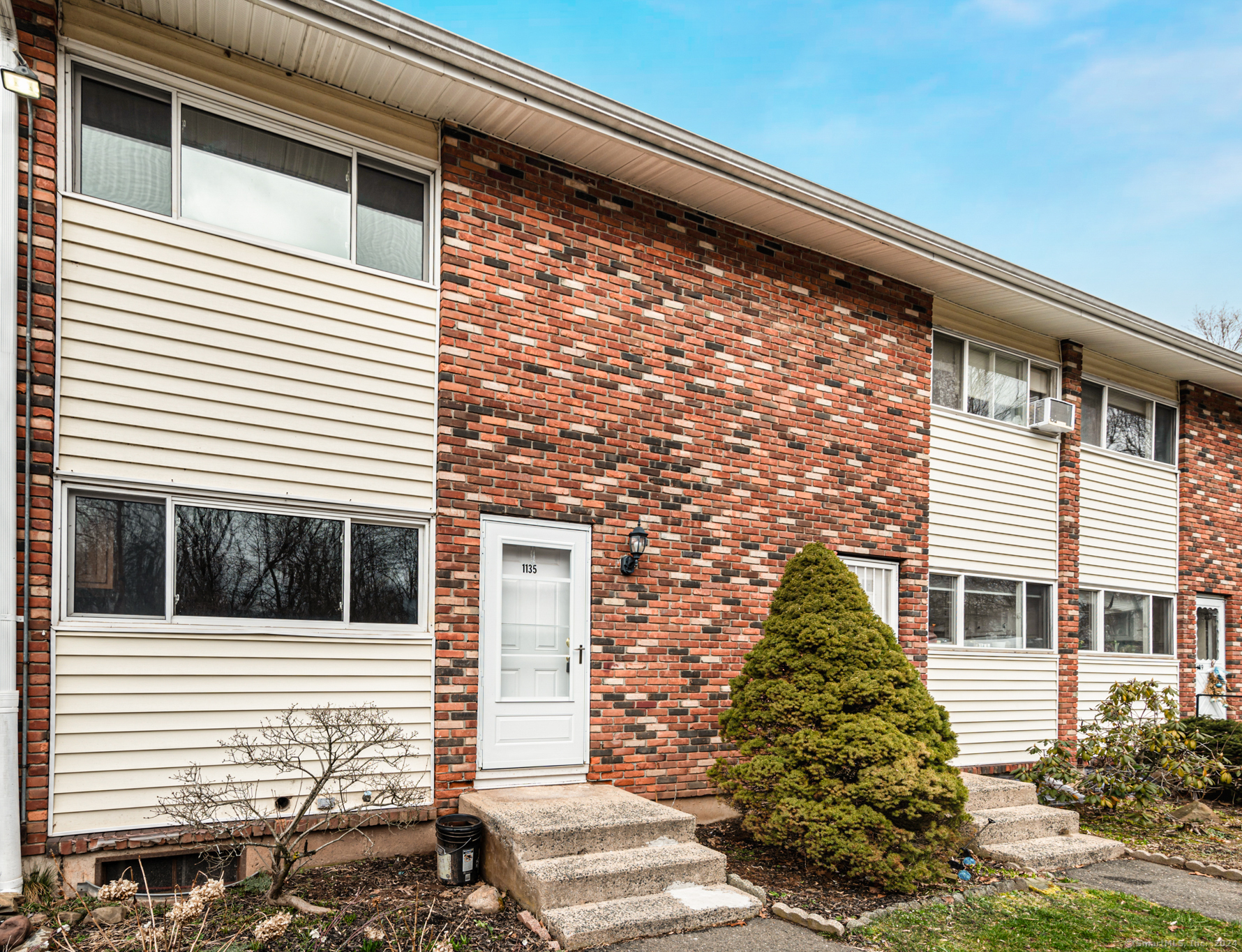 1135 Waterbury Road 1135