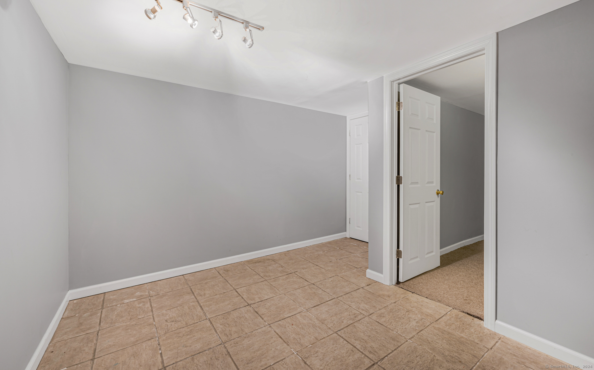 1135 Waterbury Road 1135