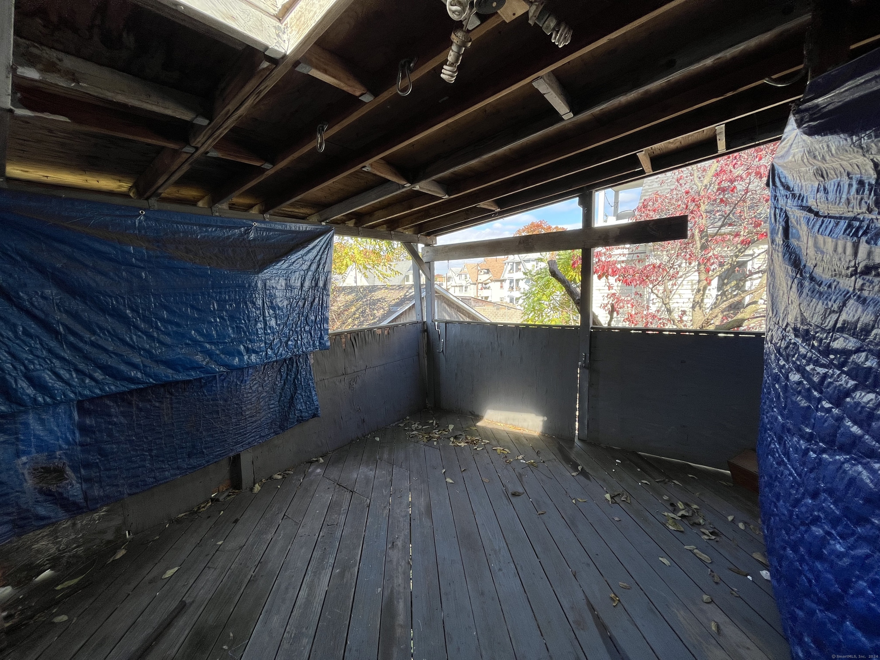 253 Linen Avenue