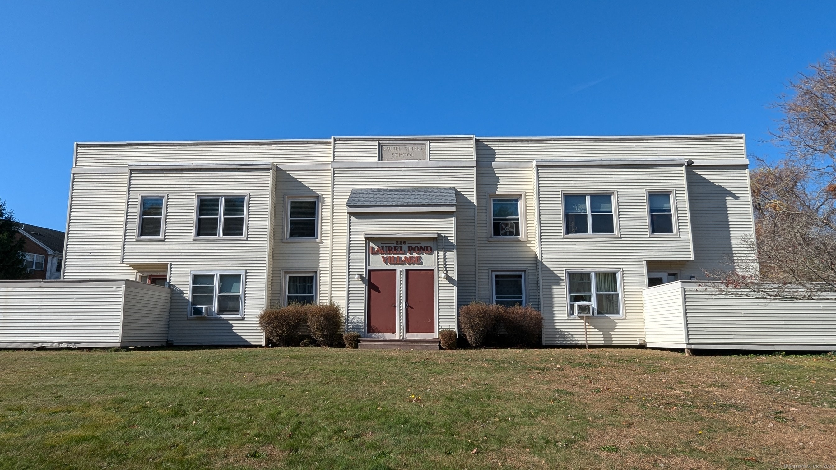 226 Laurel Street APT 16