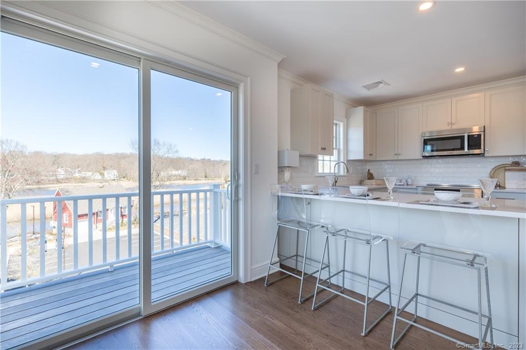 201 Main Street 303