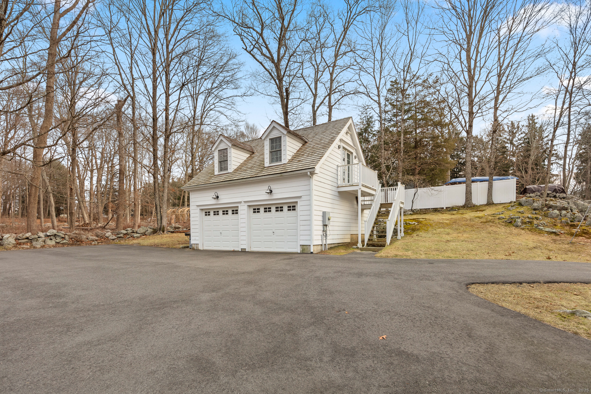 16 Fanton Hill Road