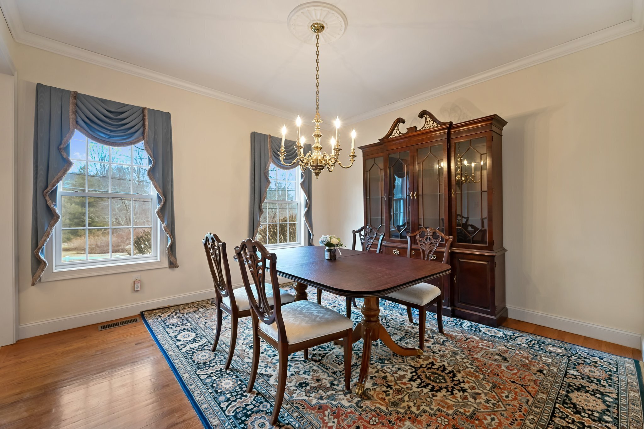 4 Middle River Road