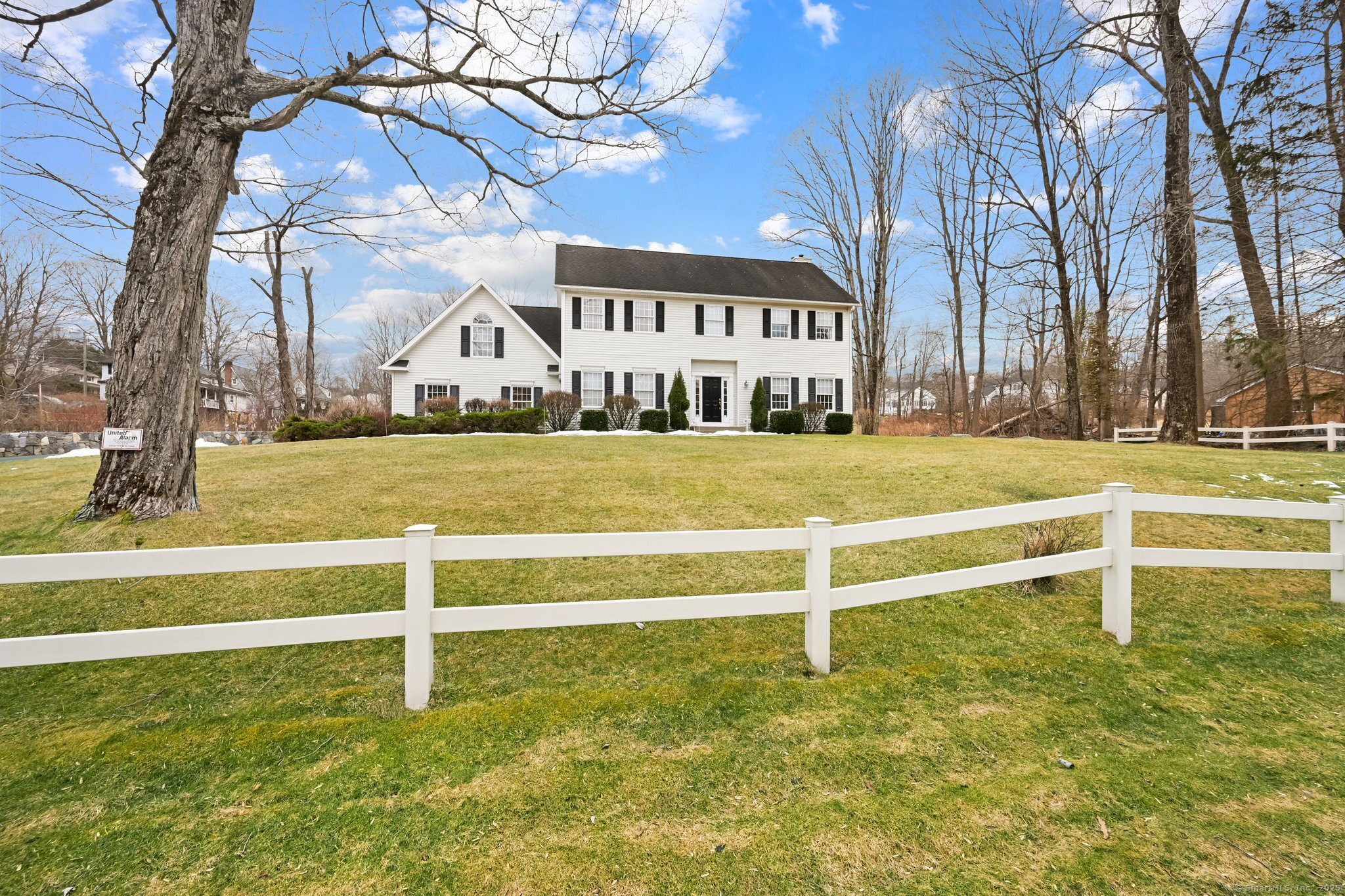 4 Middle River Road