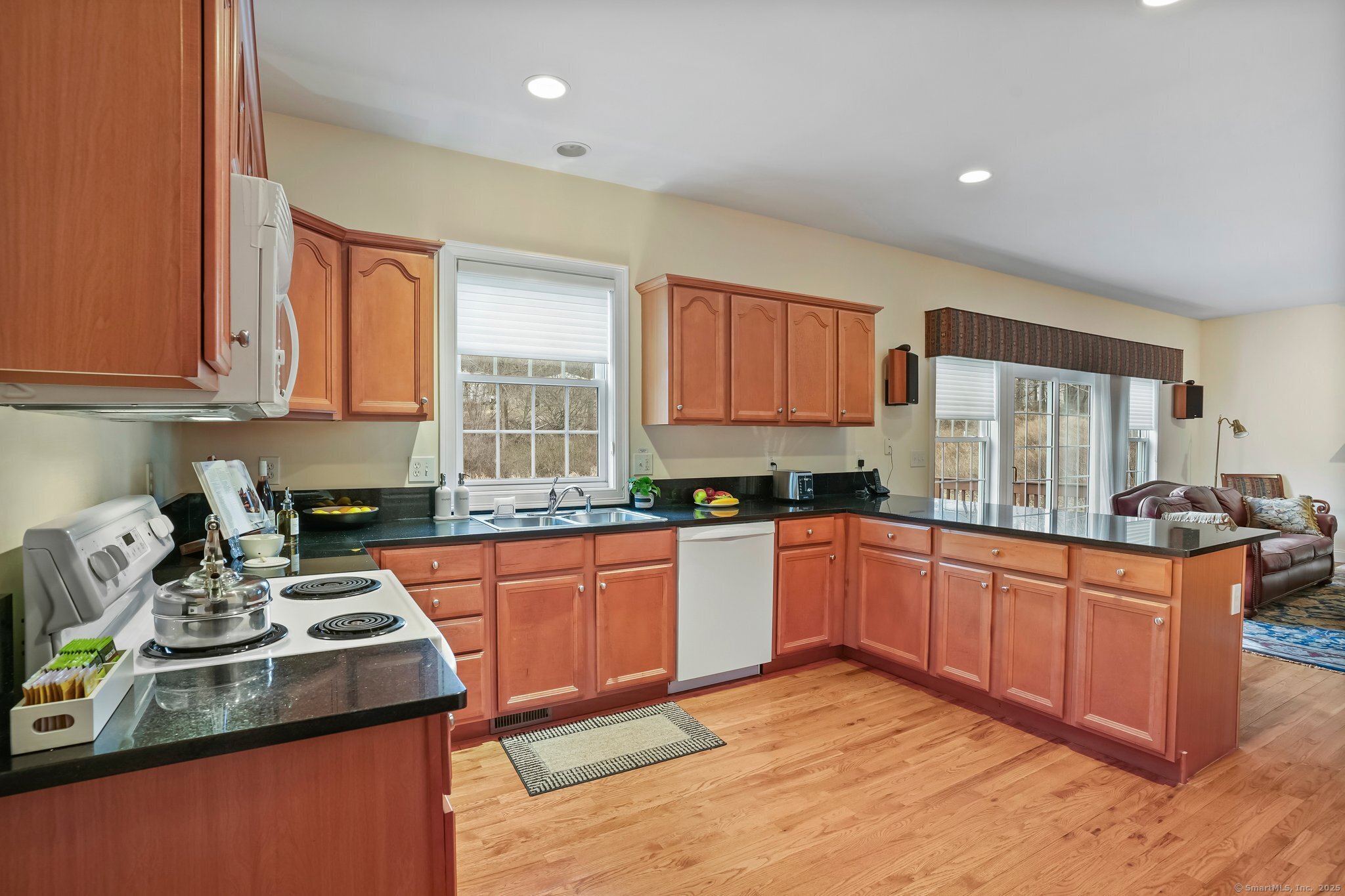 4 Middle River Road