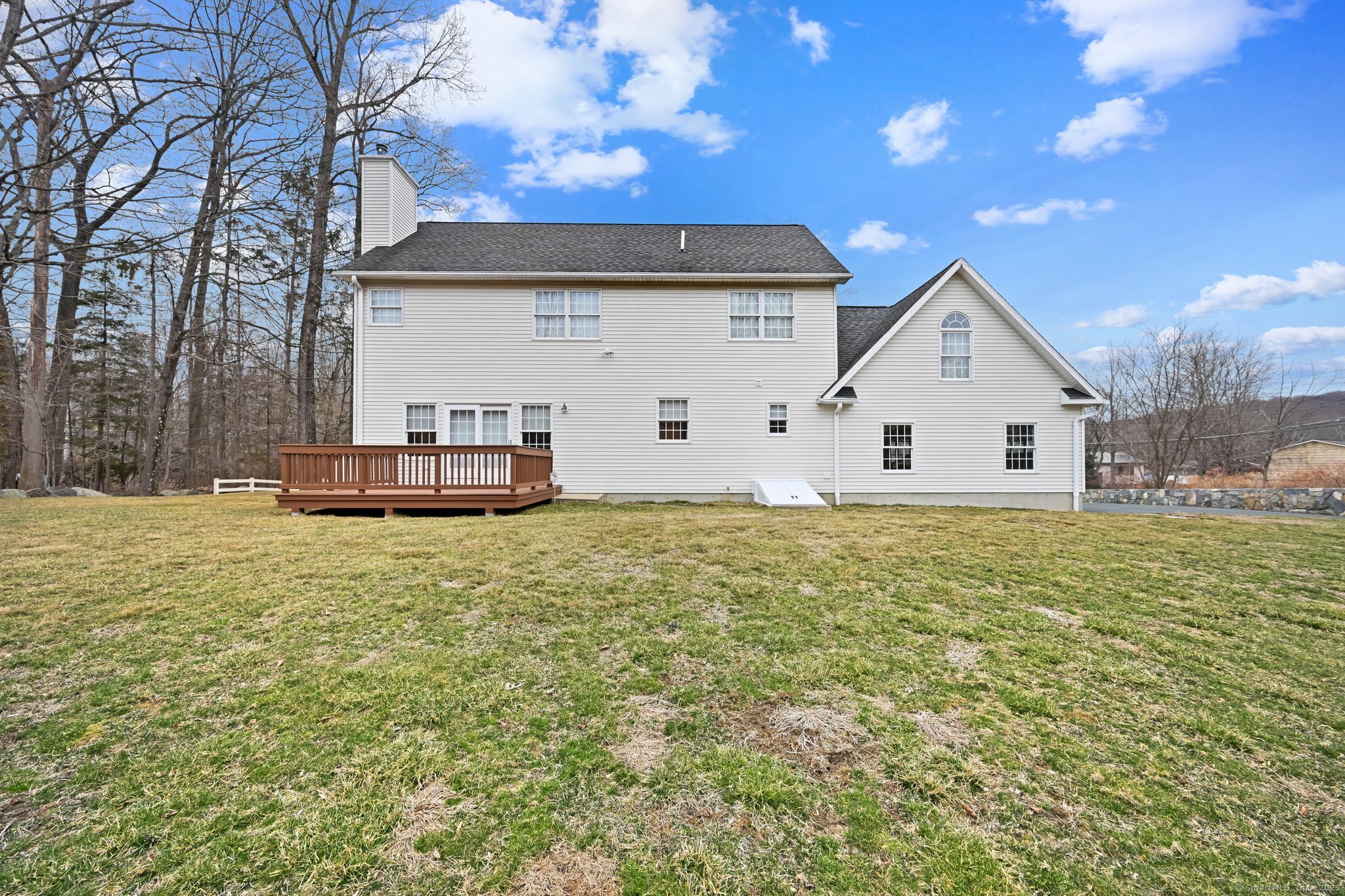 4 Middle River Road