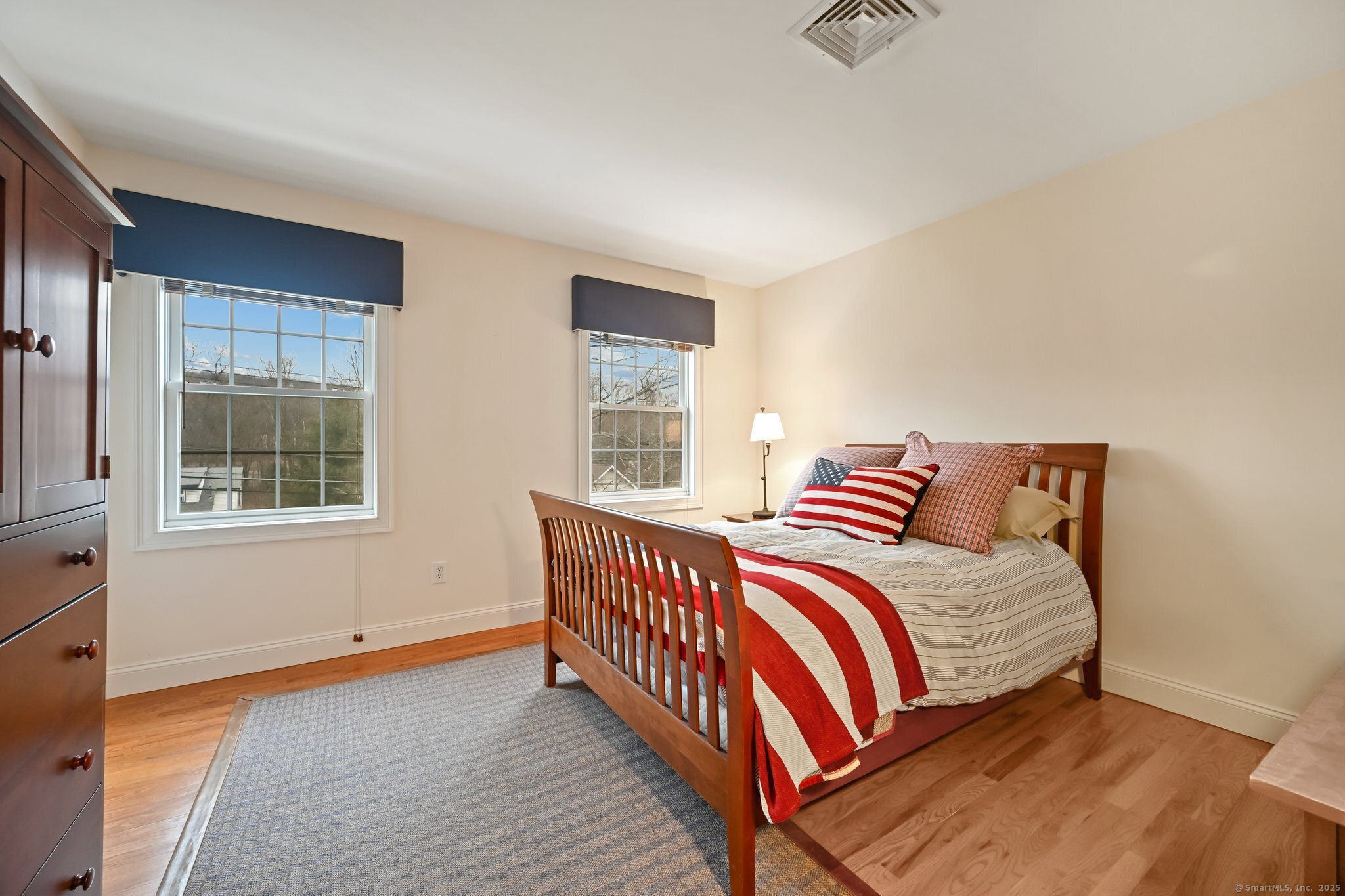 4 Middle River Road