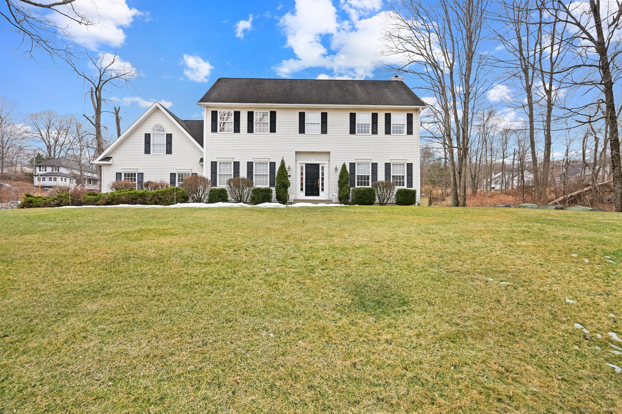 4 Middle River Road