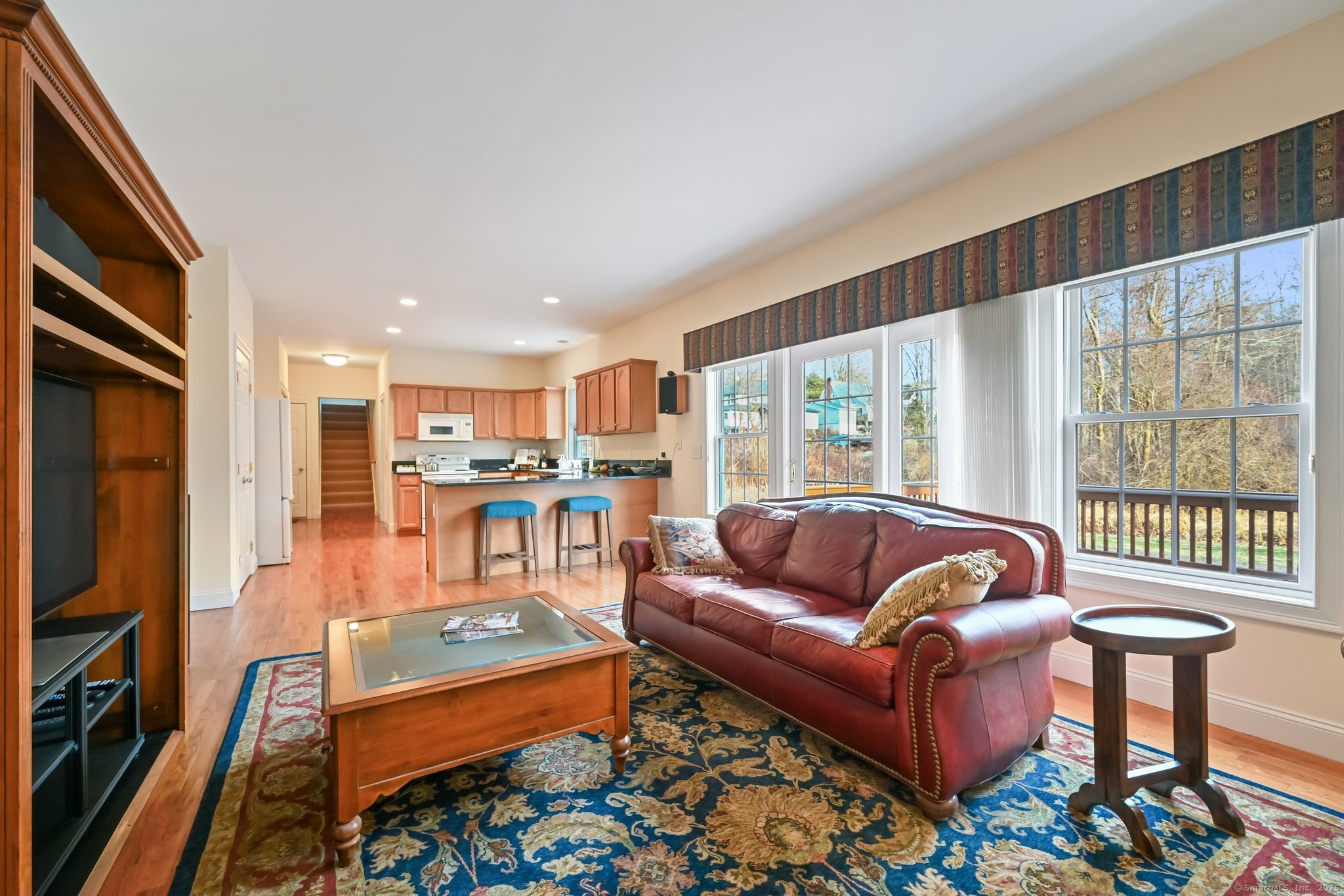 4 Middle River Road