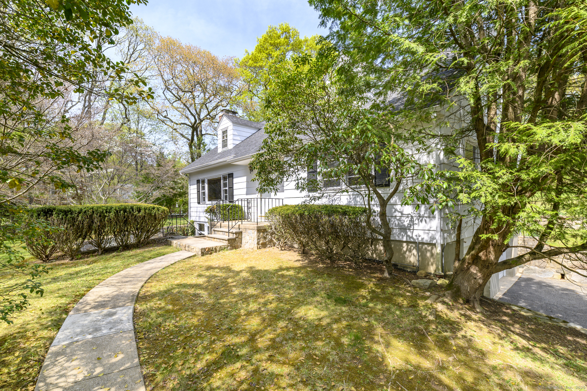 35 Woodbrook Drive