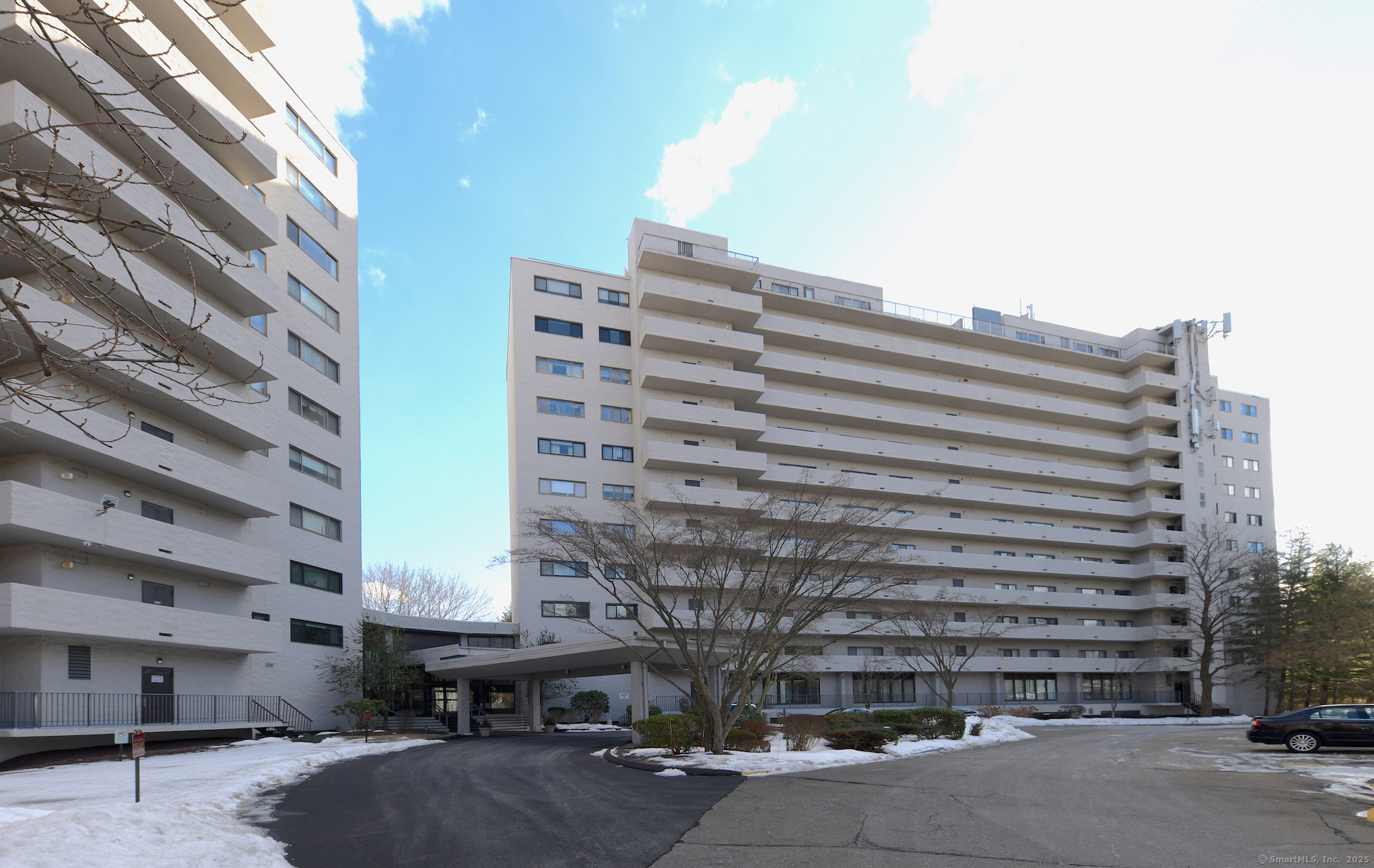 3200 Park Avenue 11B1