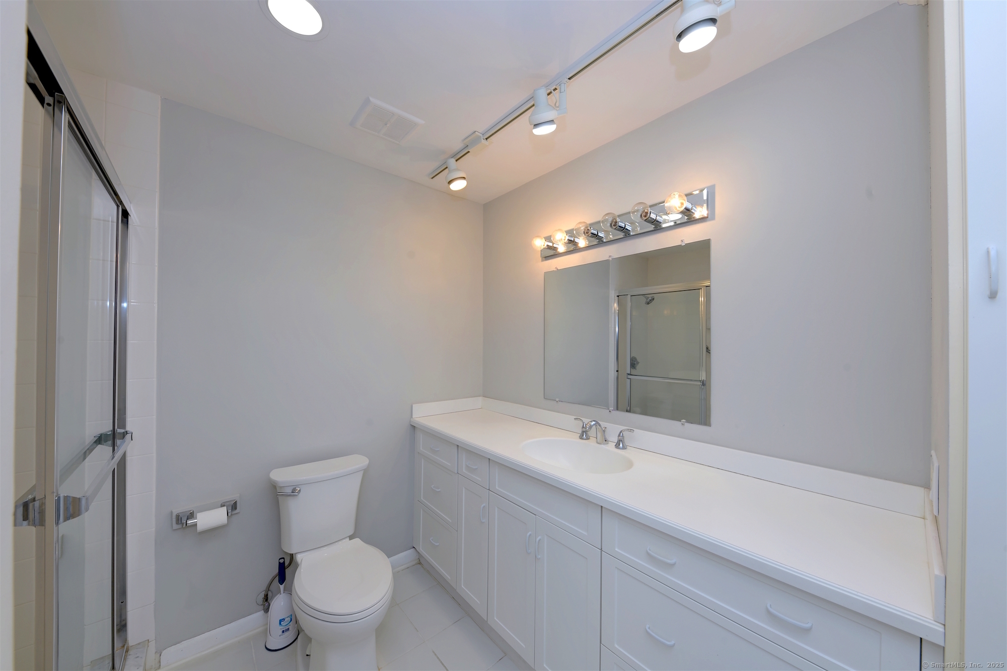3200 Park Avenue 11B1