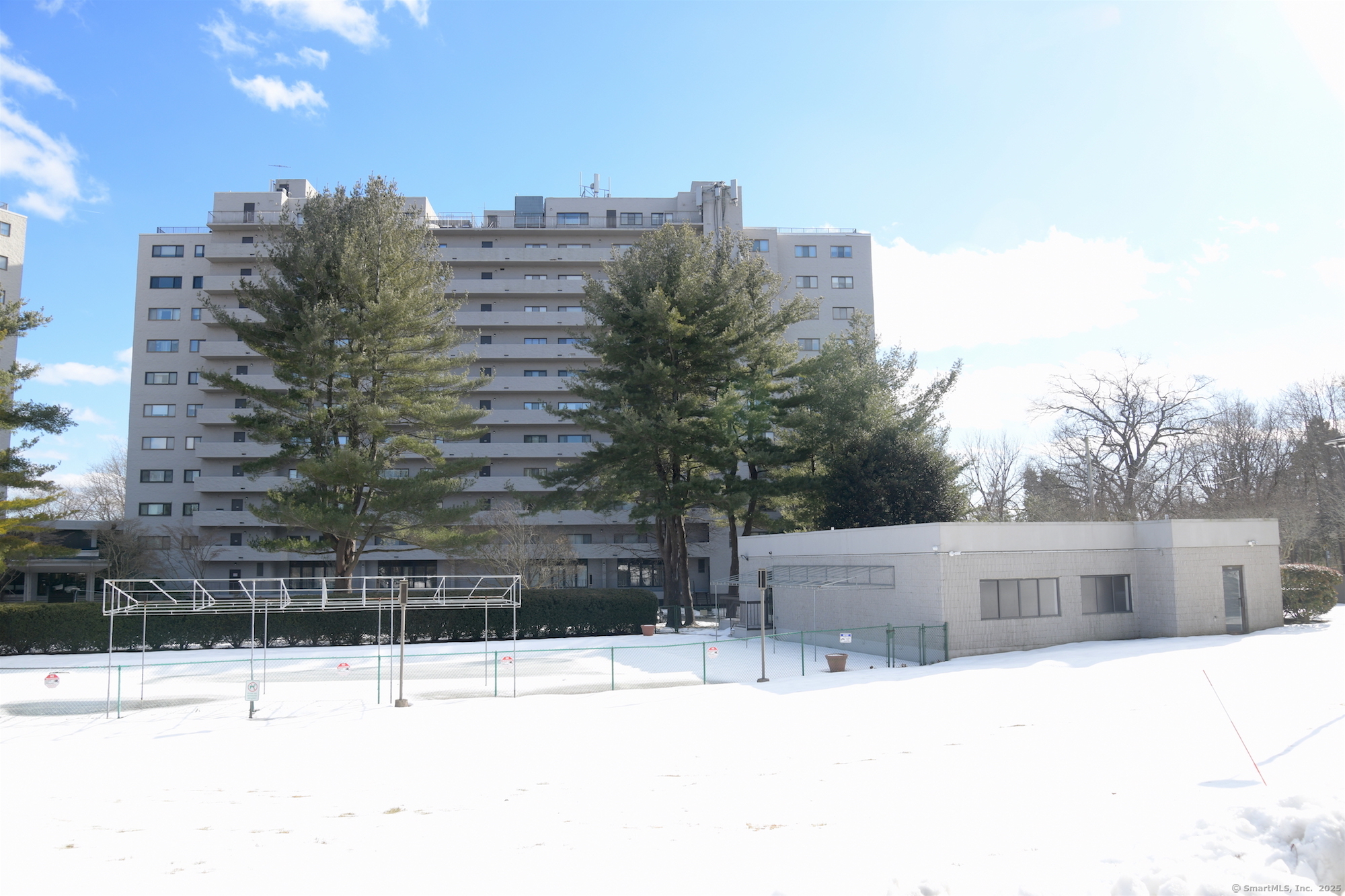 3200 Park Avenue 11B1