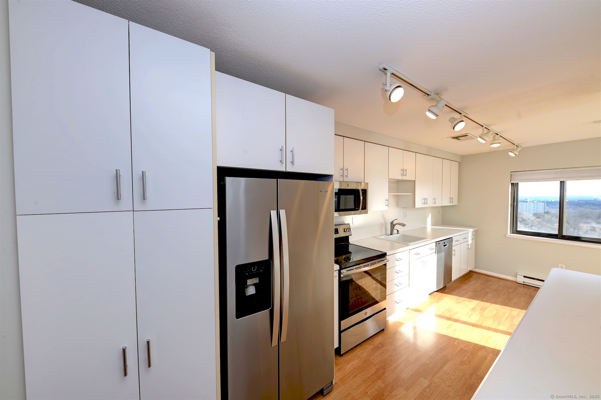 3200 Park Avenue 11B1
