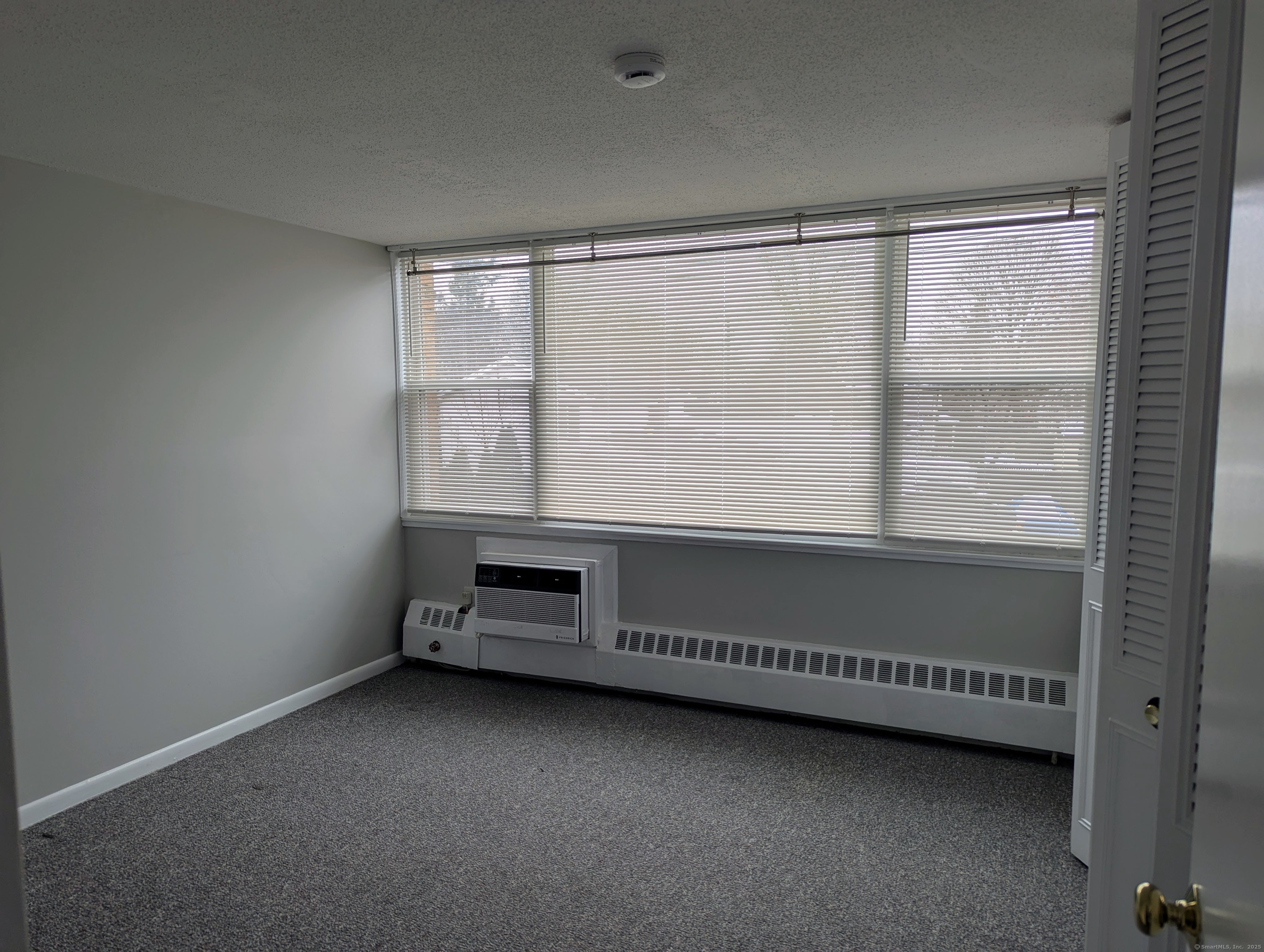 25 Ellsworth Street 24
