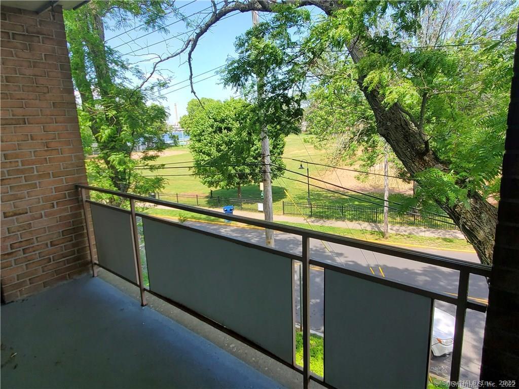 25 Ellsworth Street 24