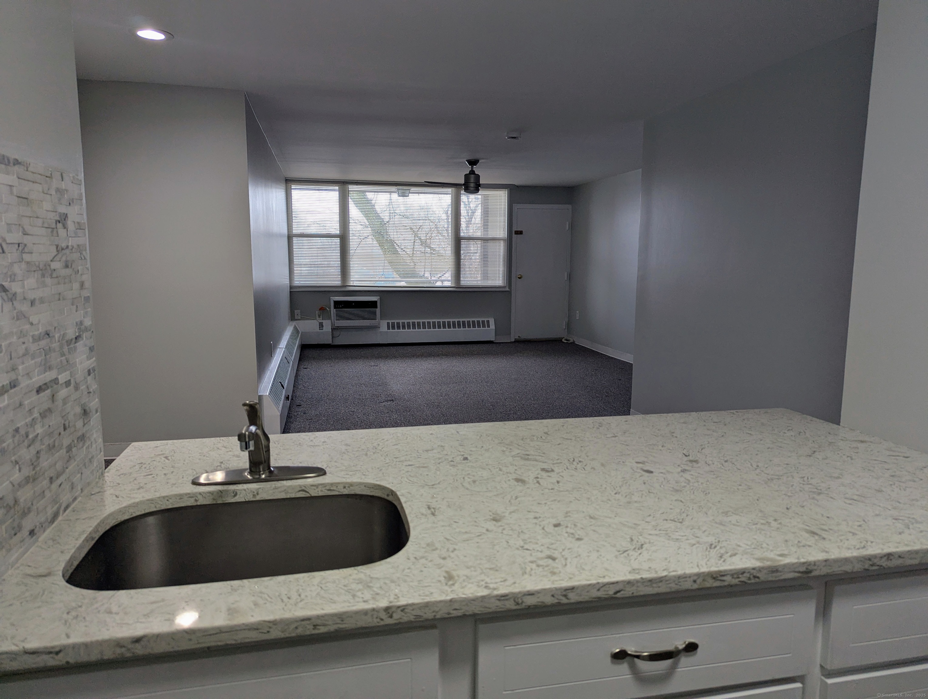 25 Ellsworth Street 24
