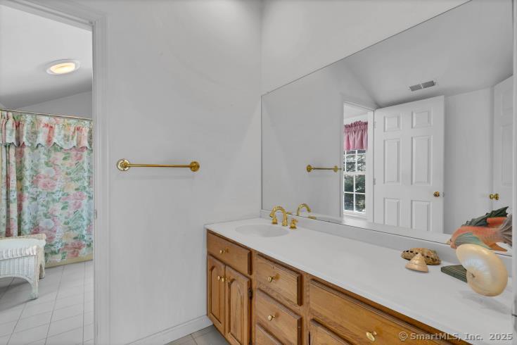 24 Kingsbridge Way 24