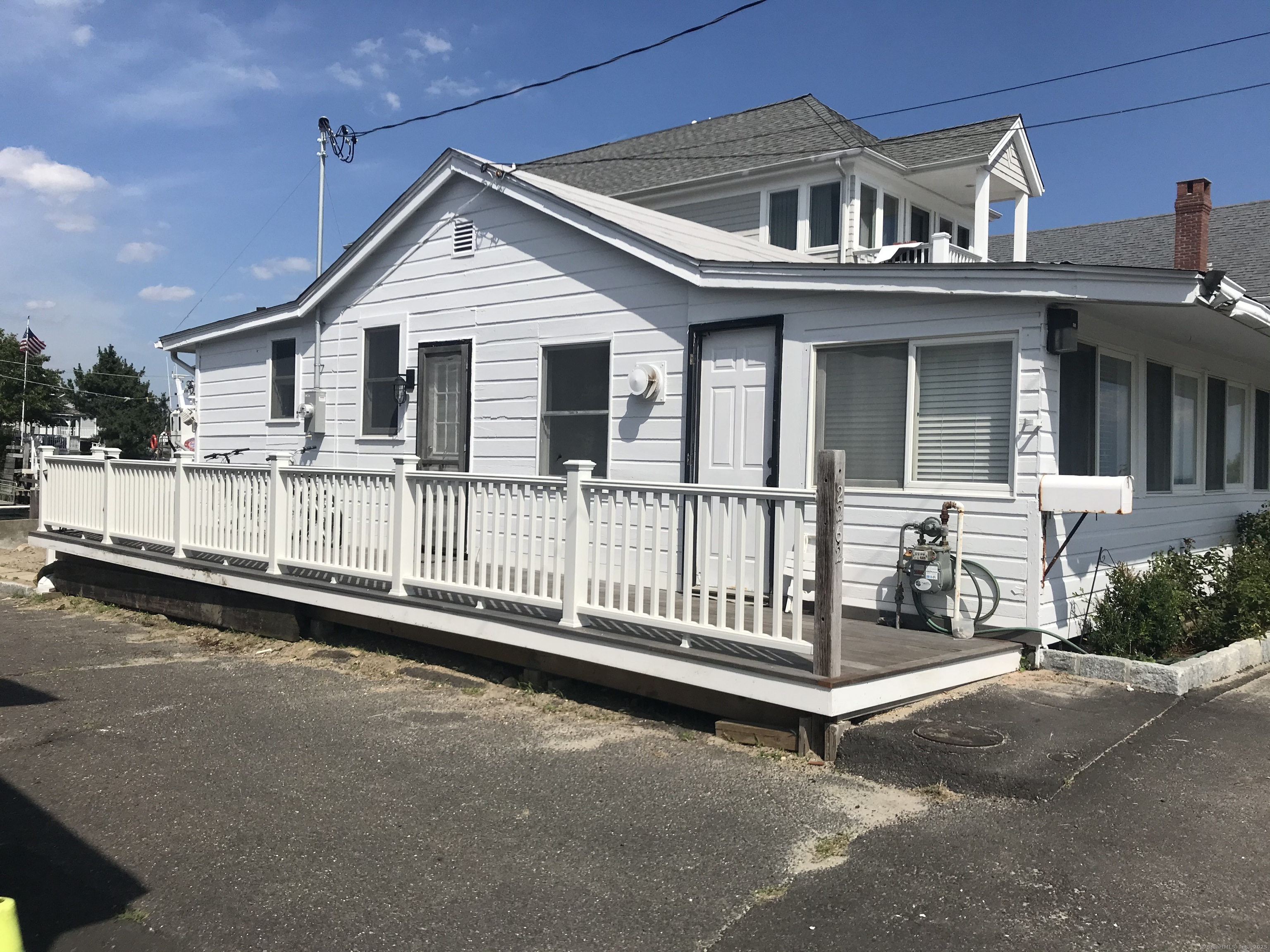 2262 Fairfield Beach Road