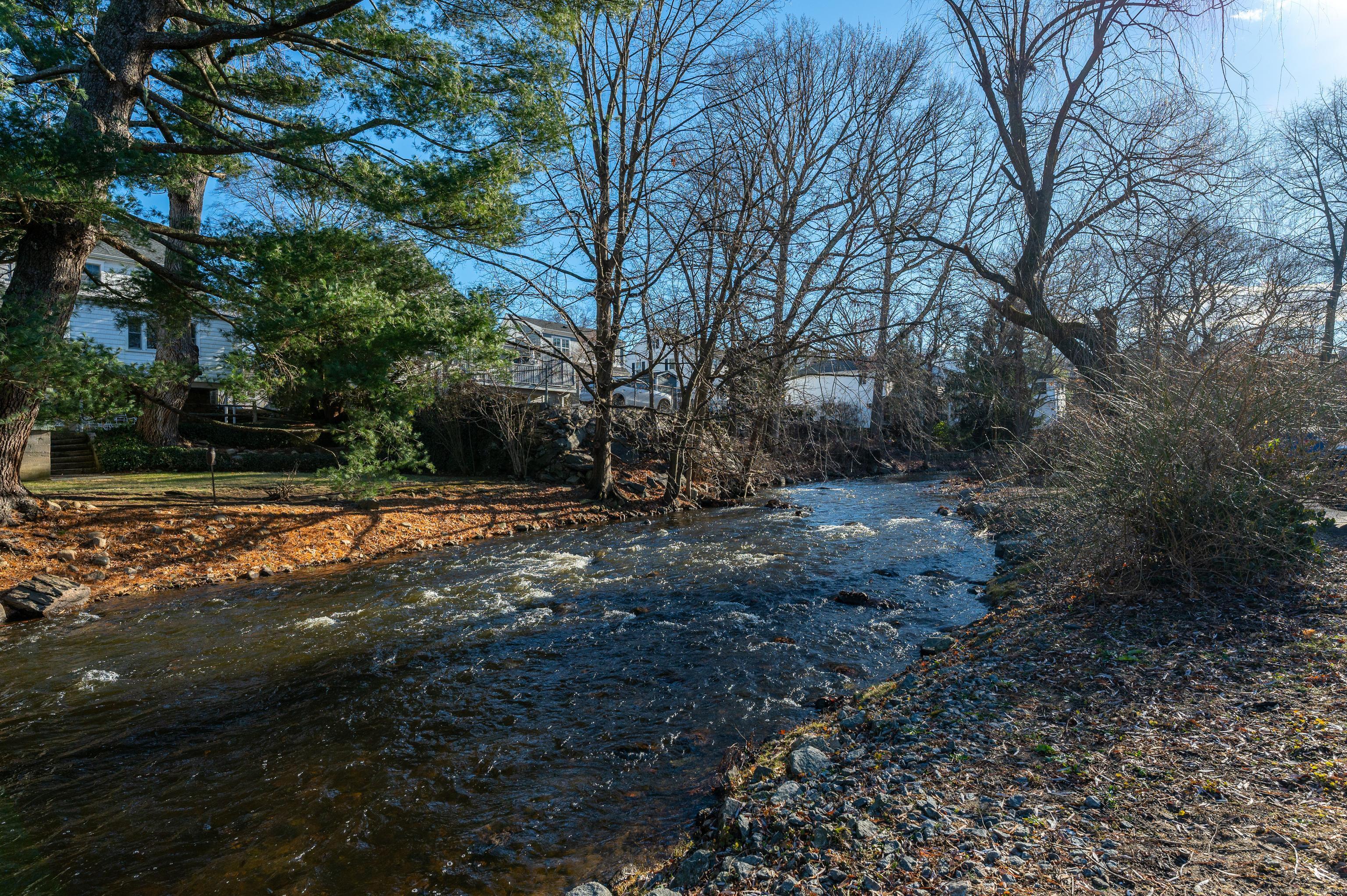 154 Cold Spring Road APT 3