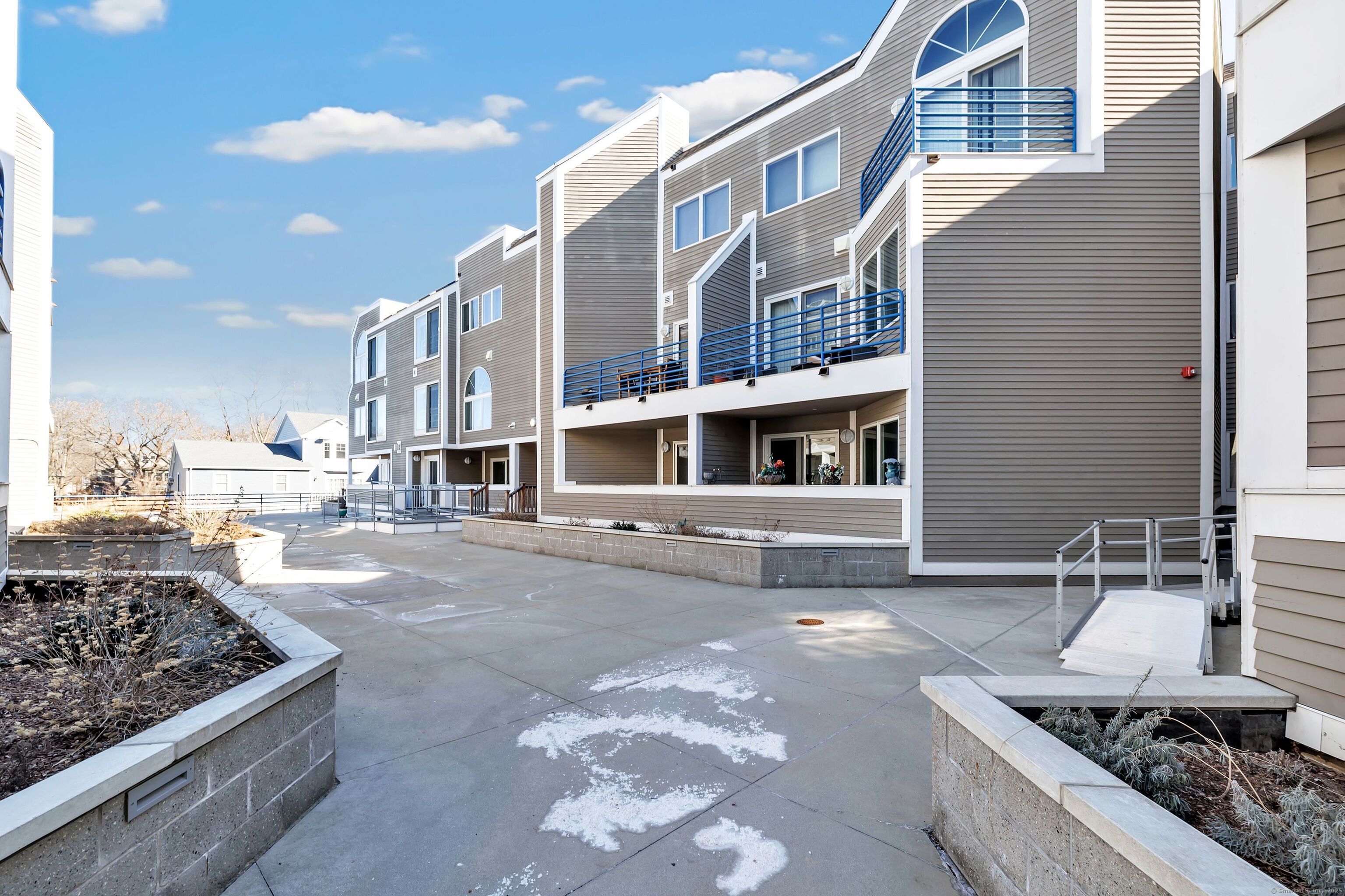 97 Harbour Close 97