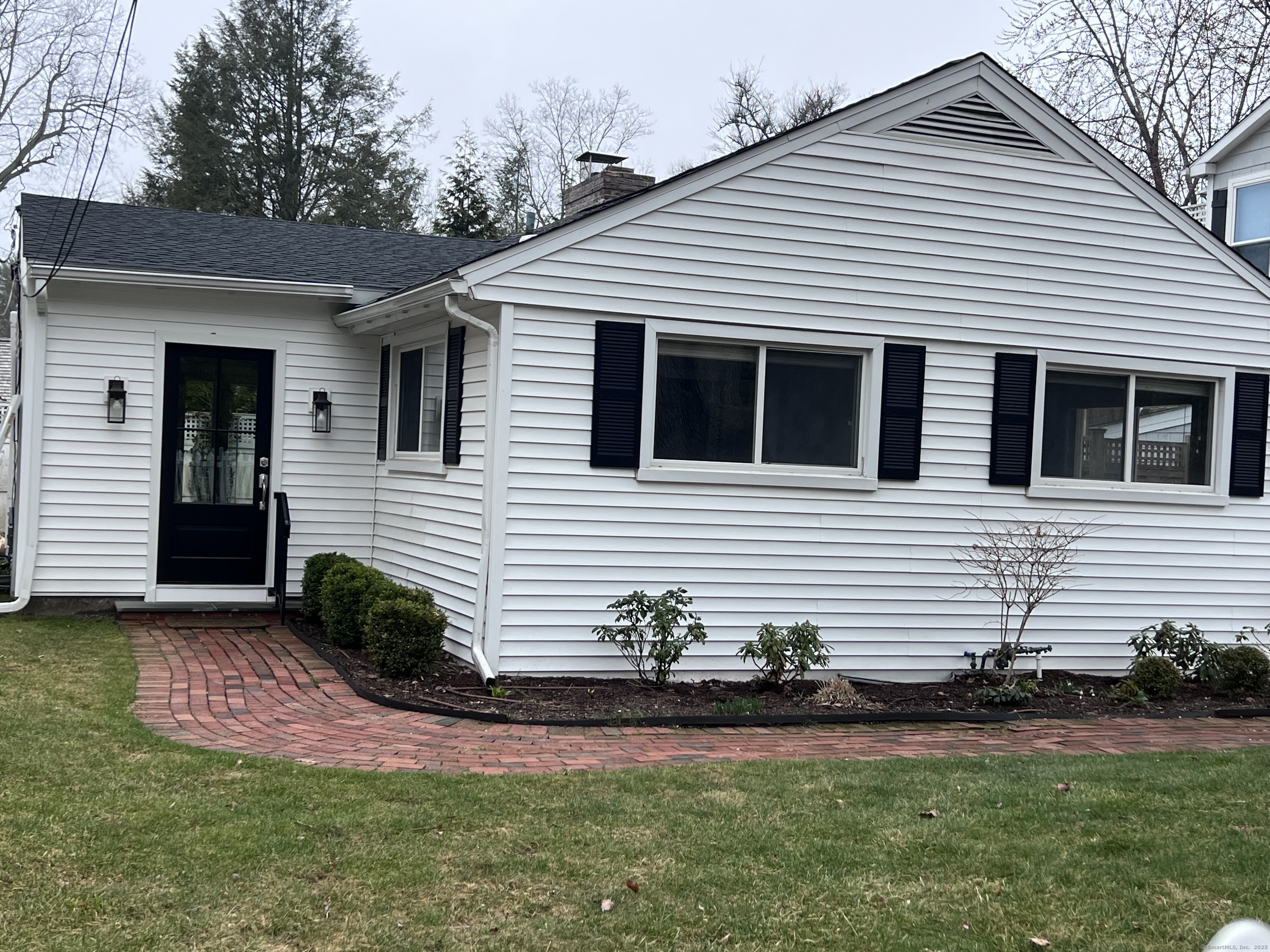 27 Richmondville Avenue