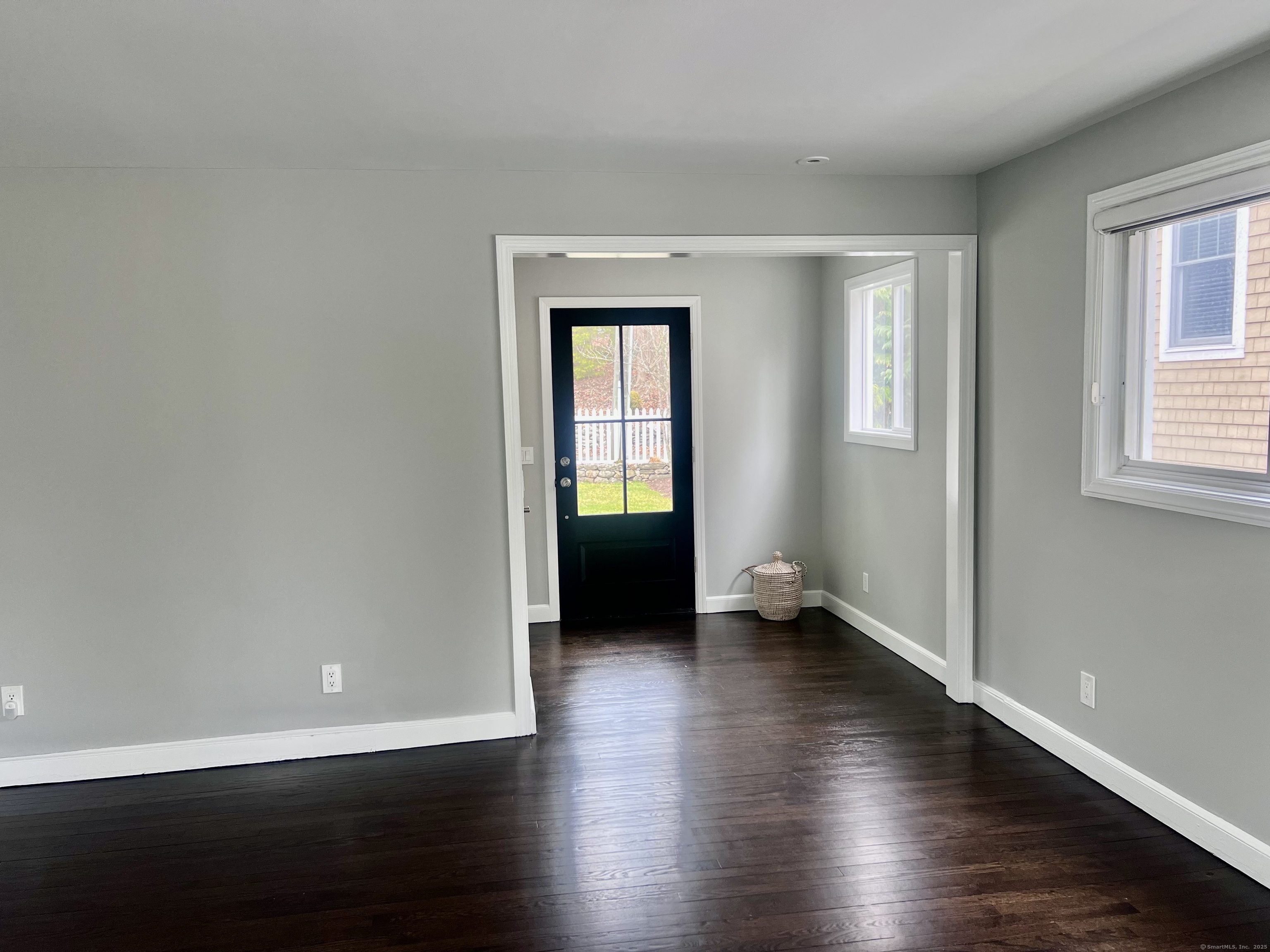 27 Richmondville Avenue