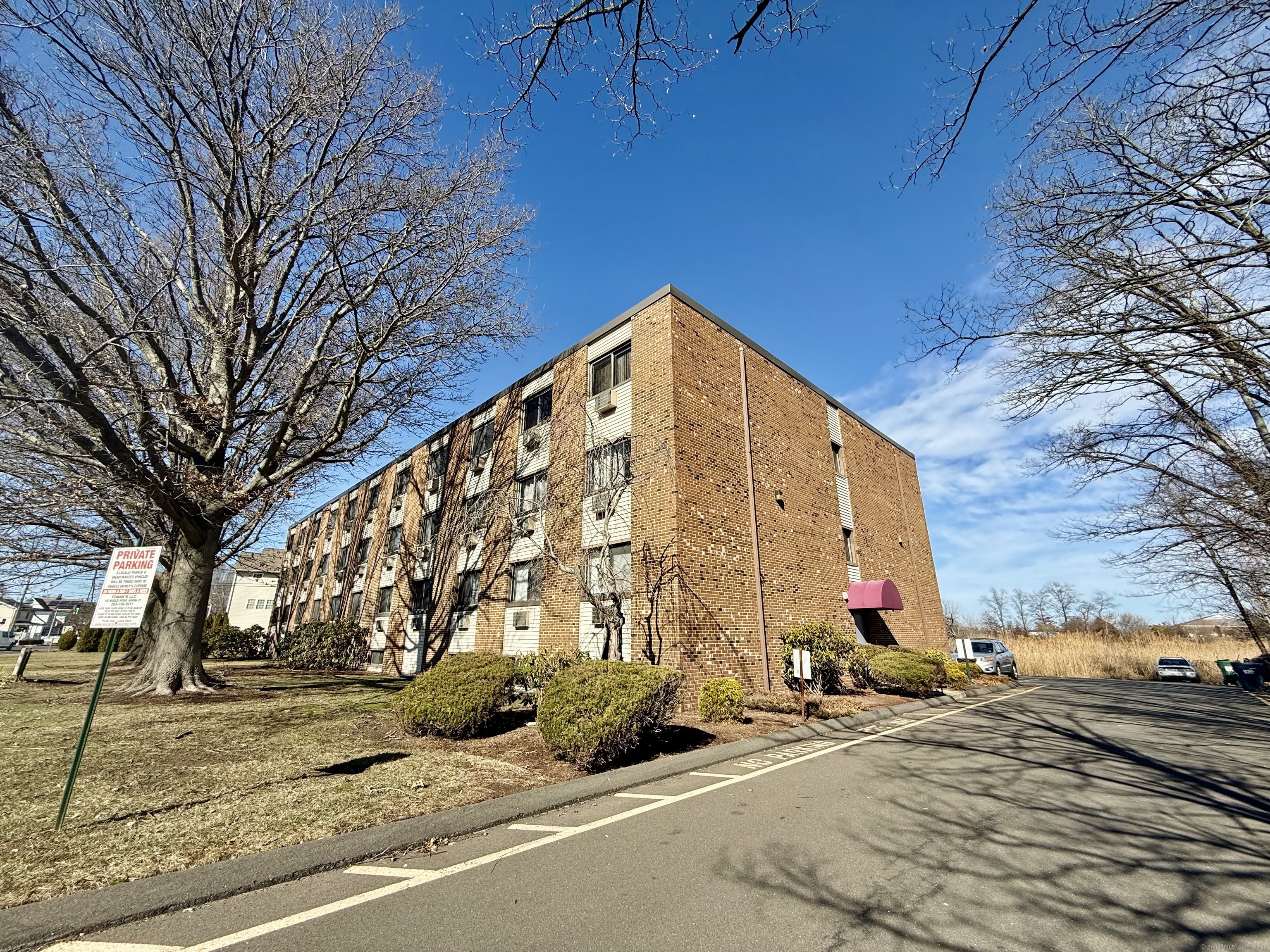 1168 Main Street B7