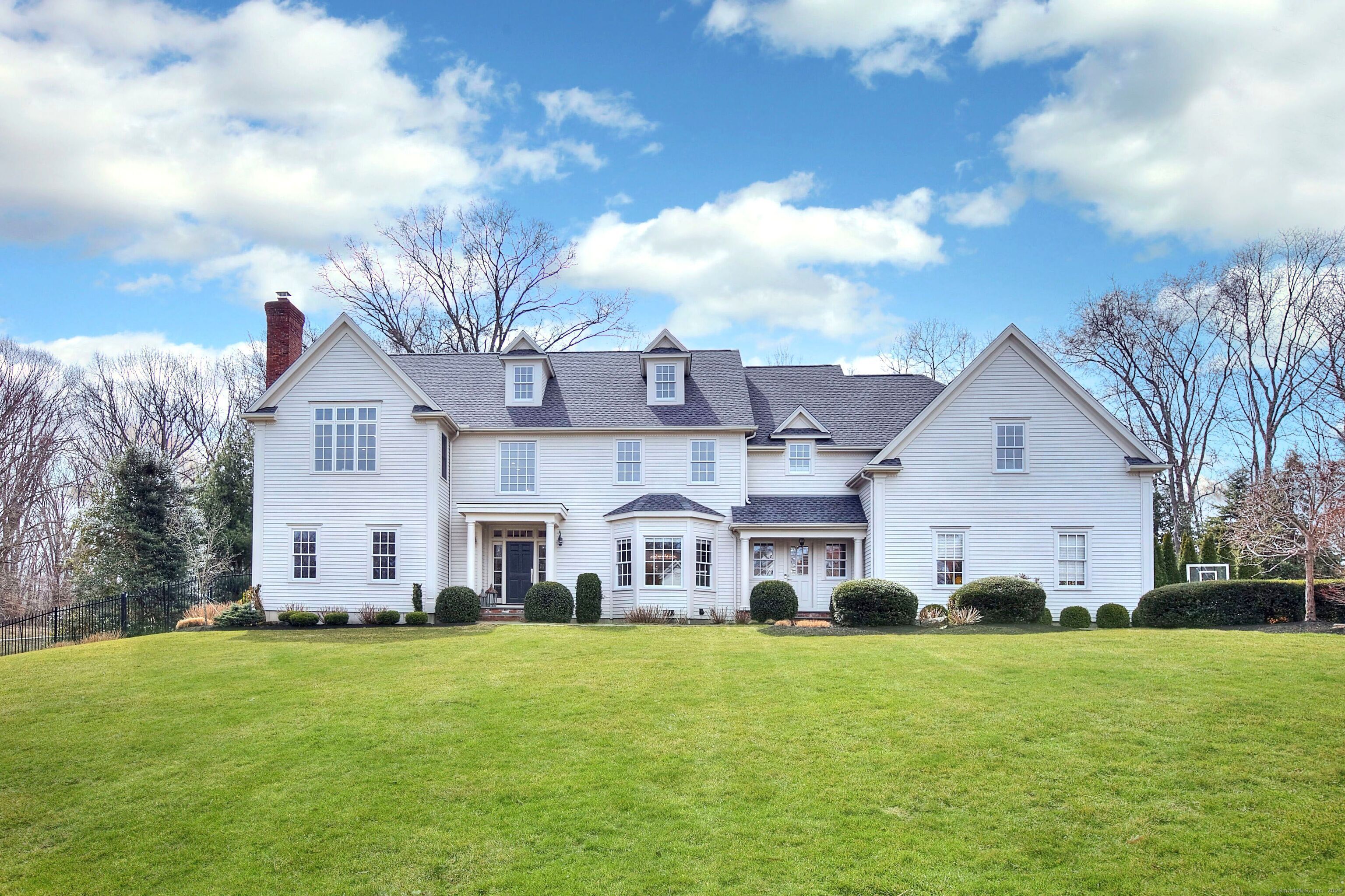11 Woodhill Road