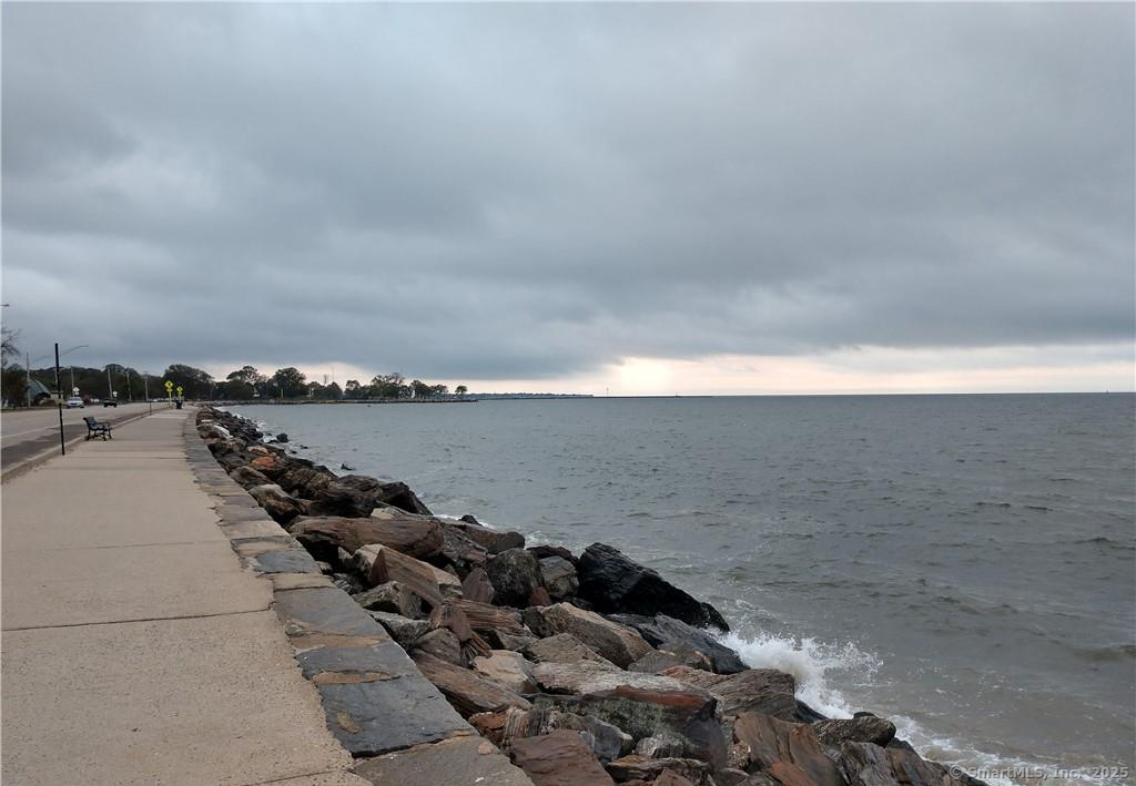 325 Lafayette Street 2204