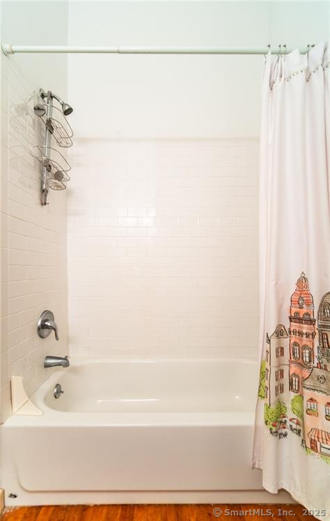 325 Lafayette Street 2204