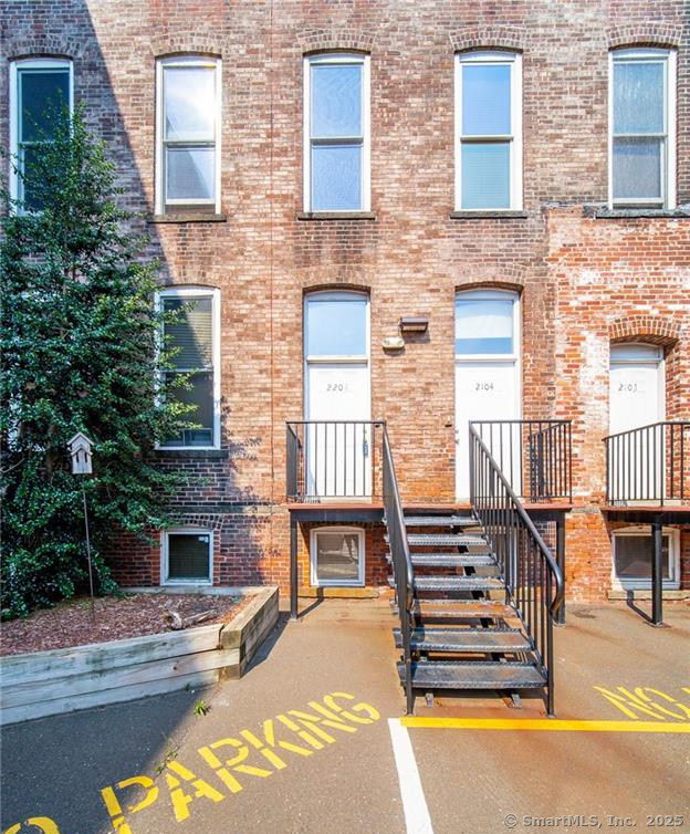 325 Lafayette Street 2204