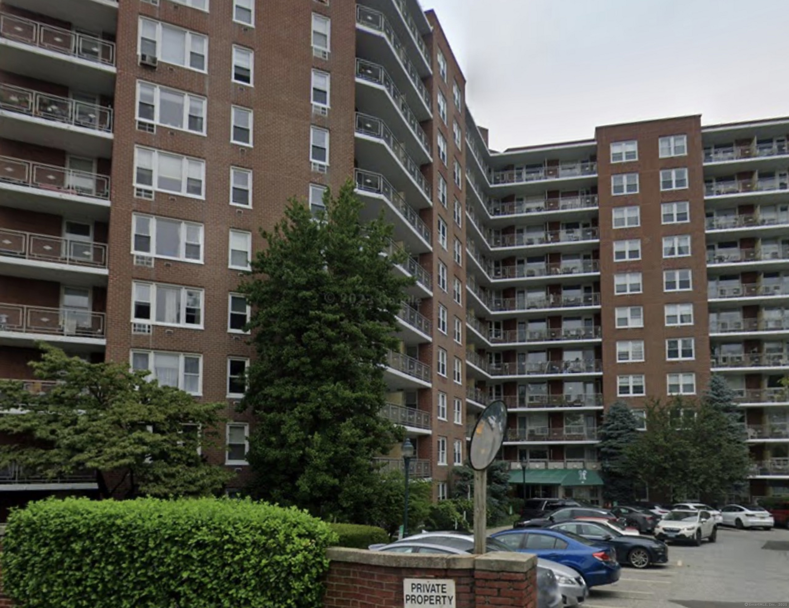 91 Strawberry Hill Avenue APT 528