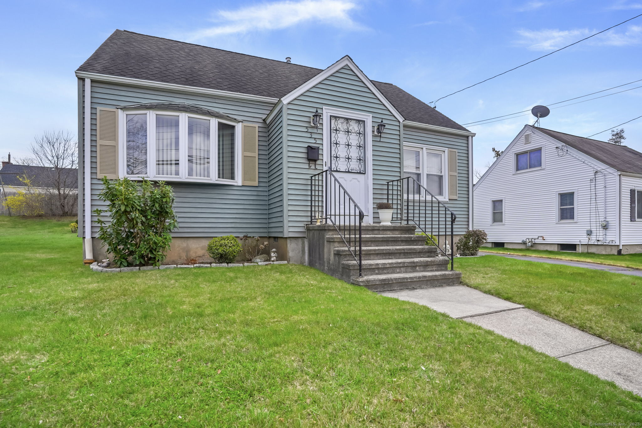 535 Jewett Avenue