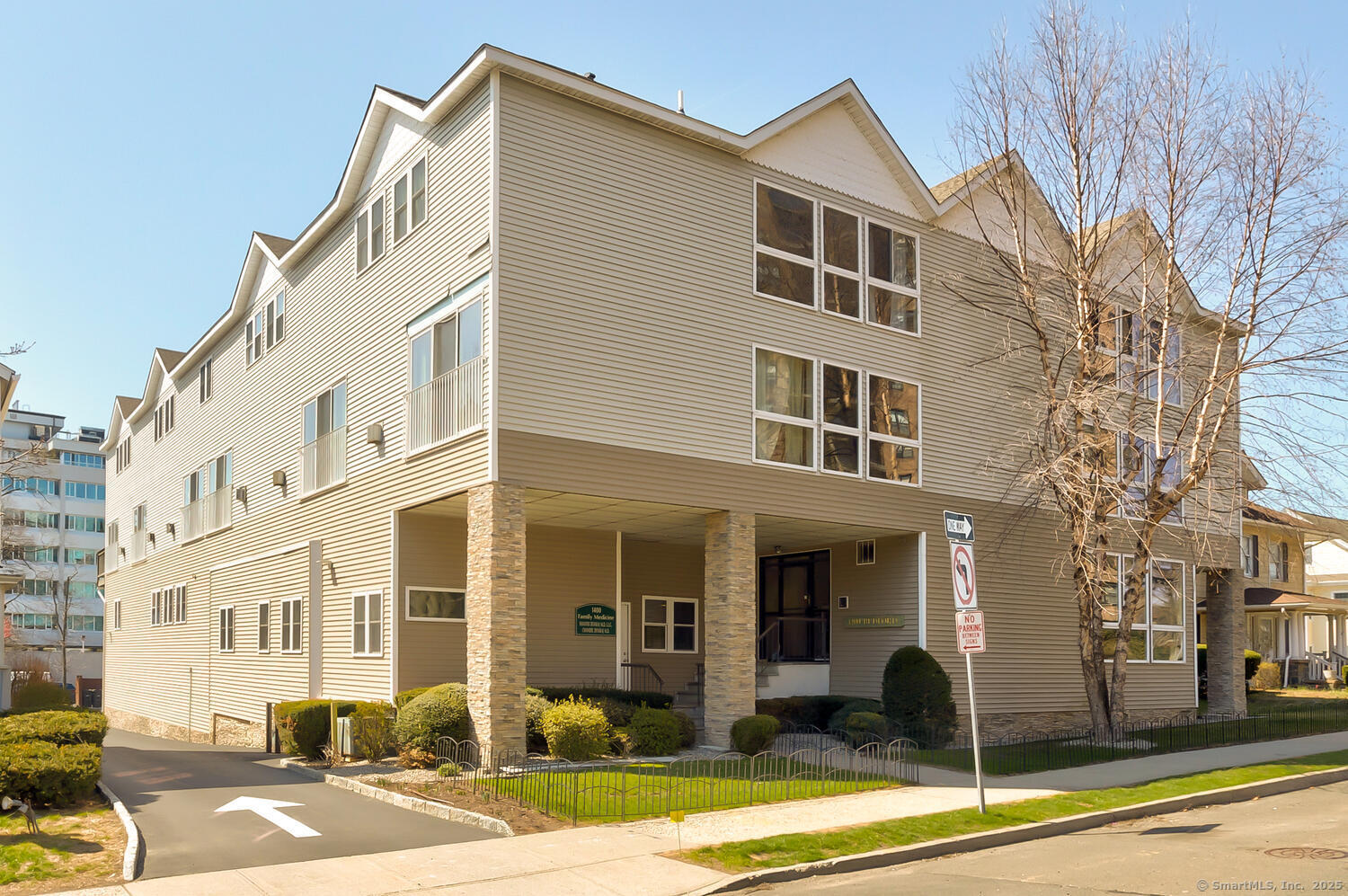 1400 Bedford Street APT 8
