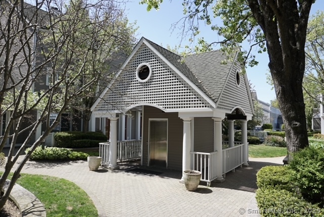 453 East Putnam Avenue APT 1K