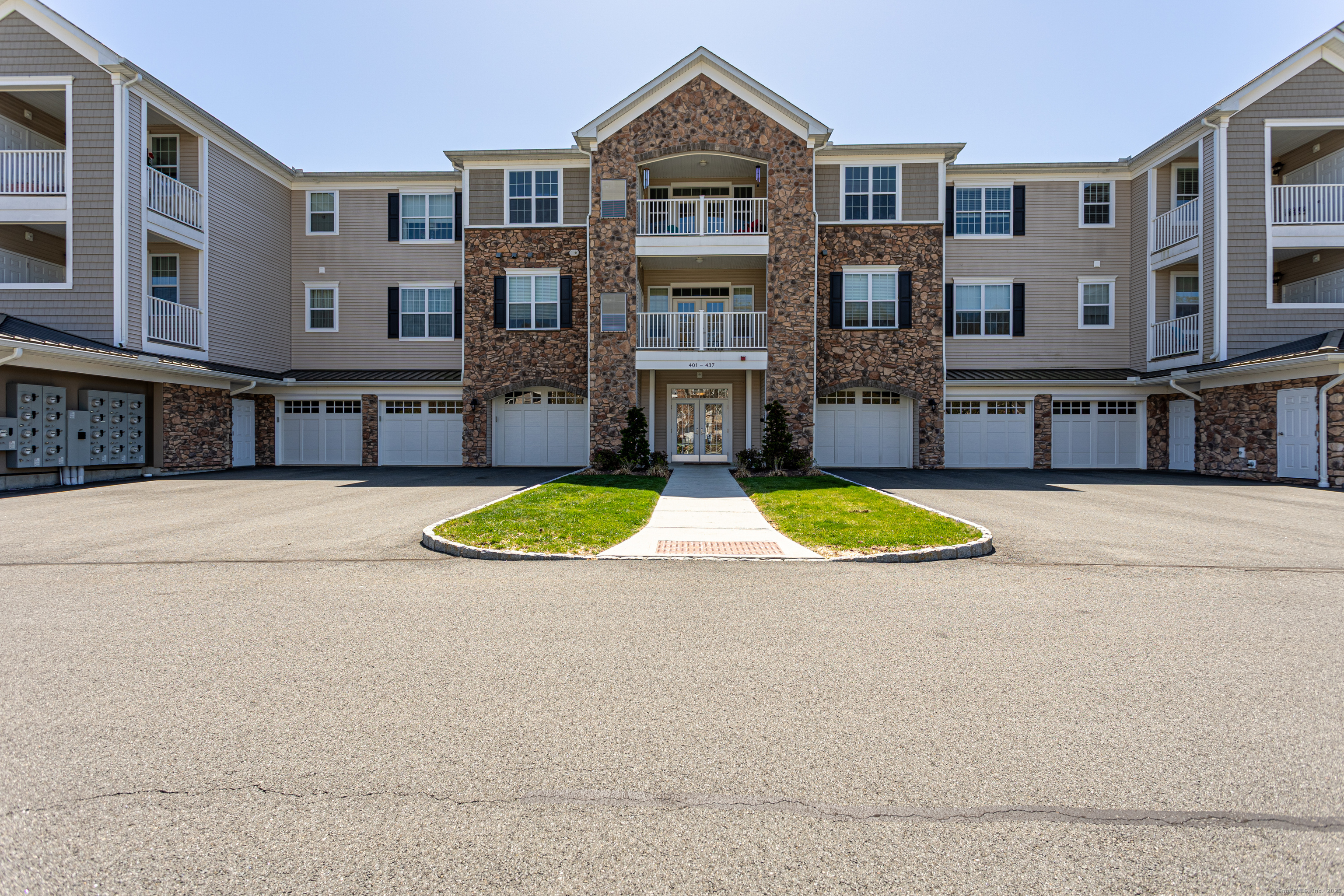 411 Brookside Court 411