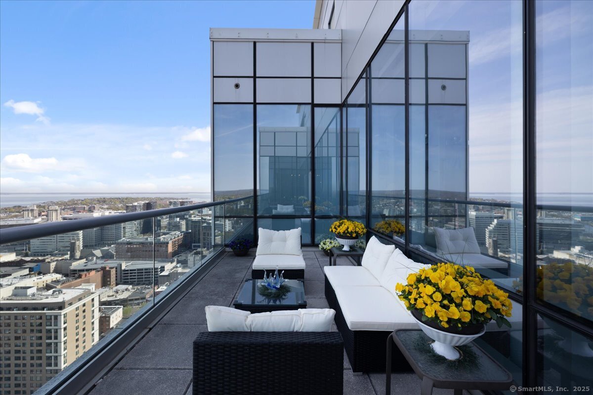 1 Broad Street PH D5