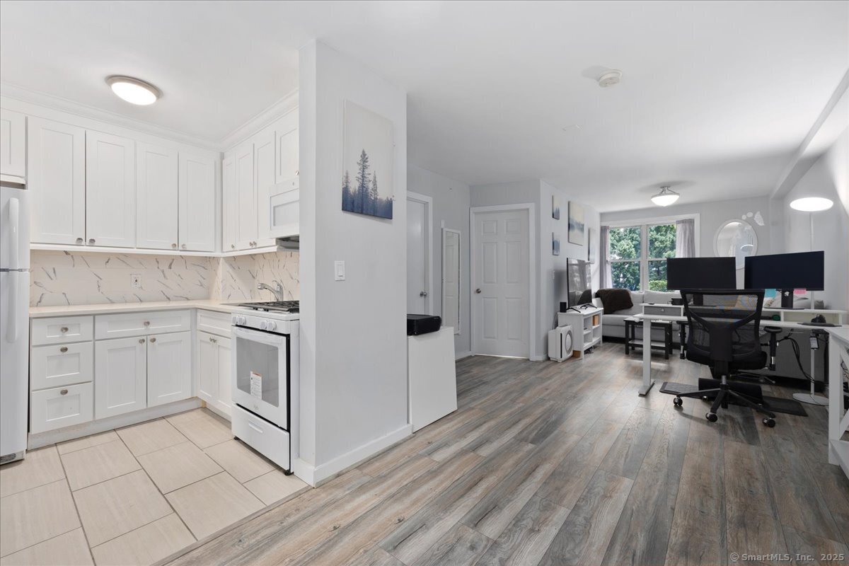 700 Summer Street 1H