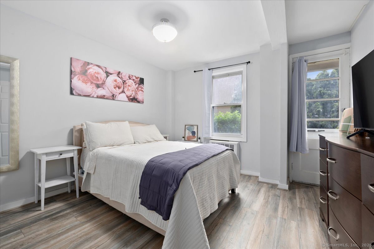 700 Summer Street 1H