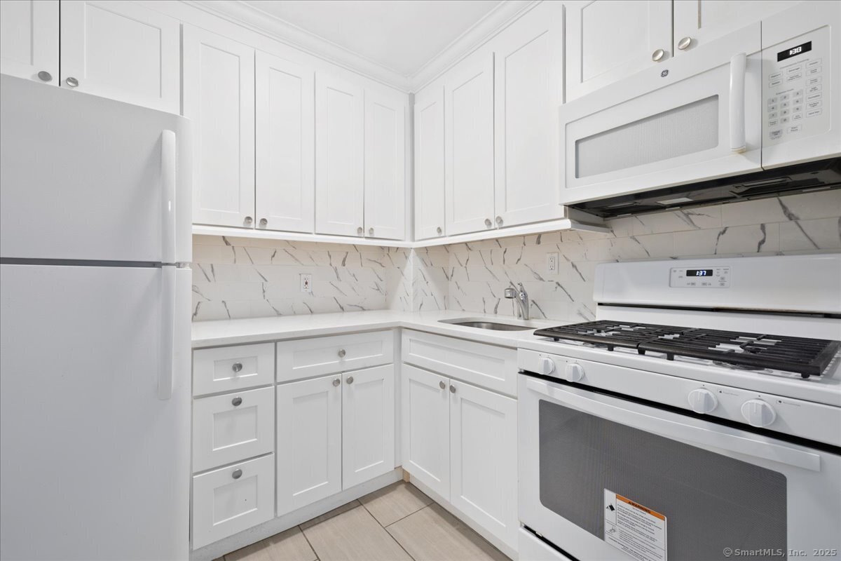 700 Summer Street 1H