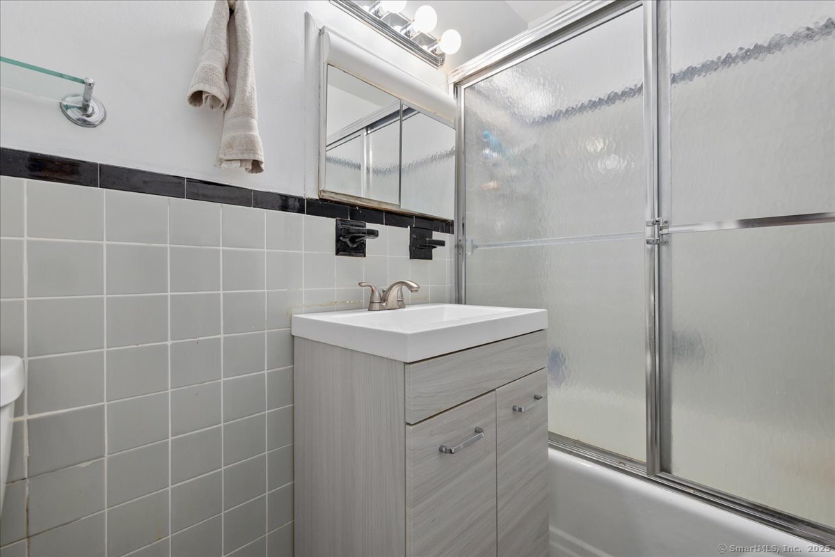700 Summer Street 1H